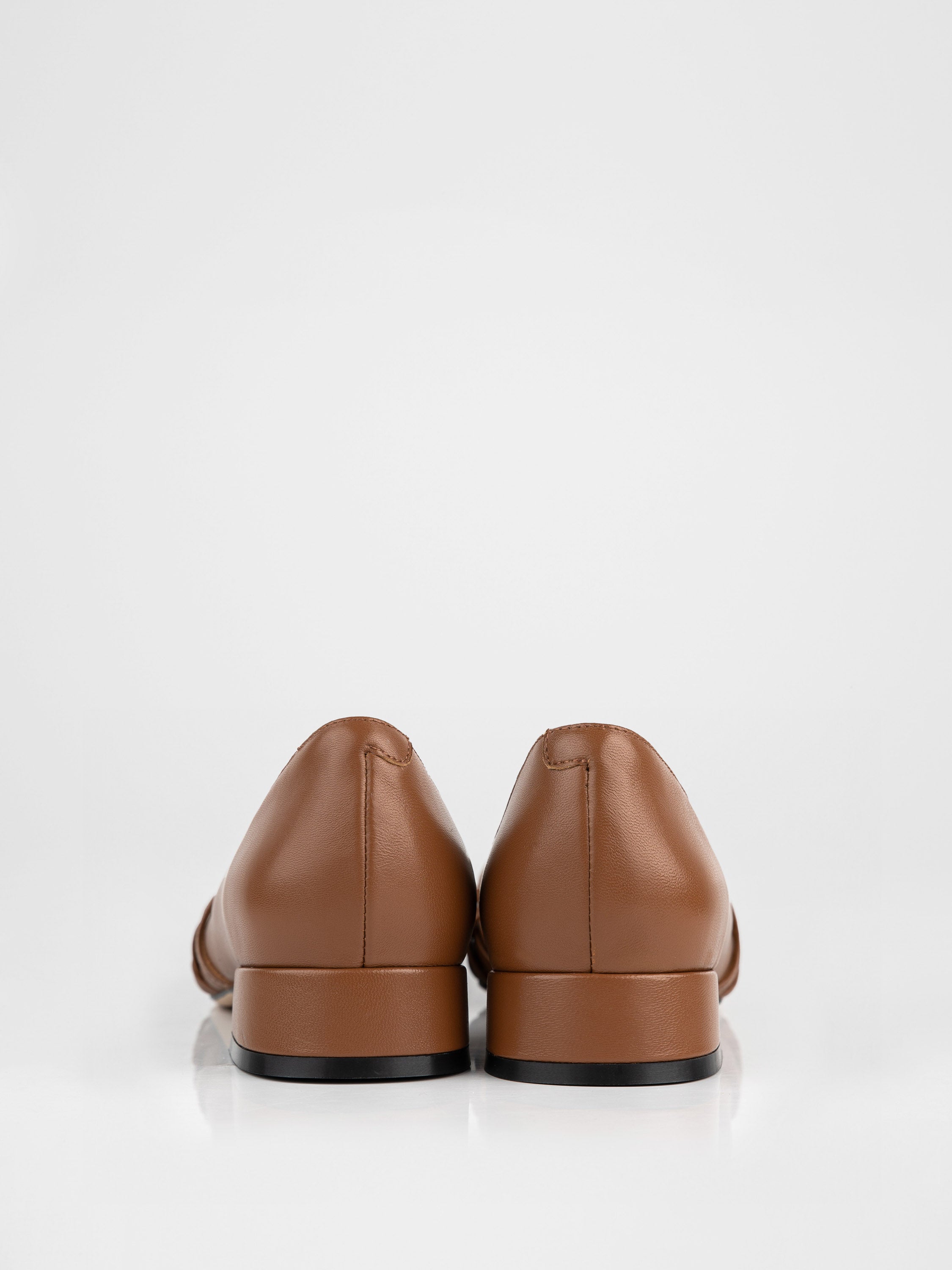 Туфлі у коричневому кольорі на обтяжному підборі