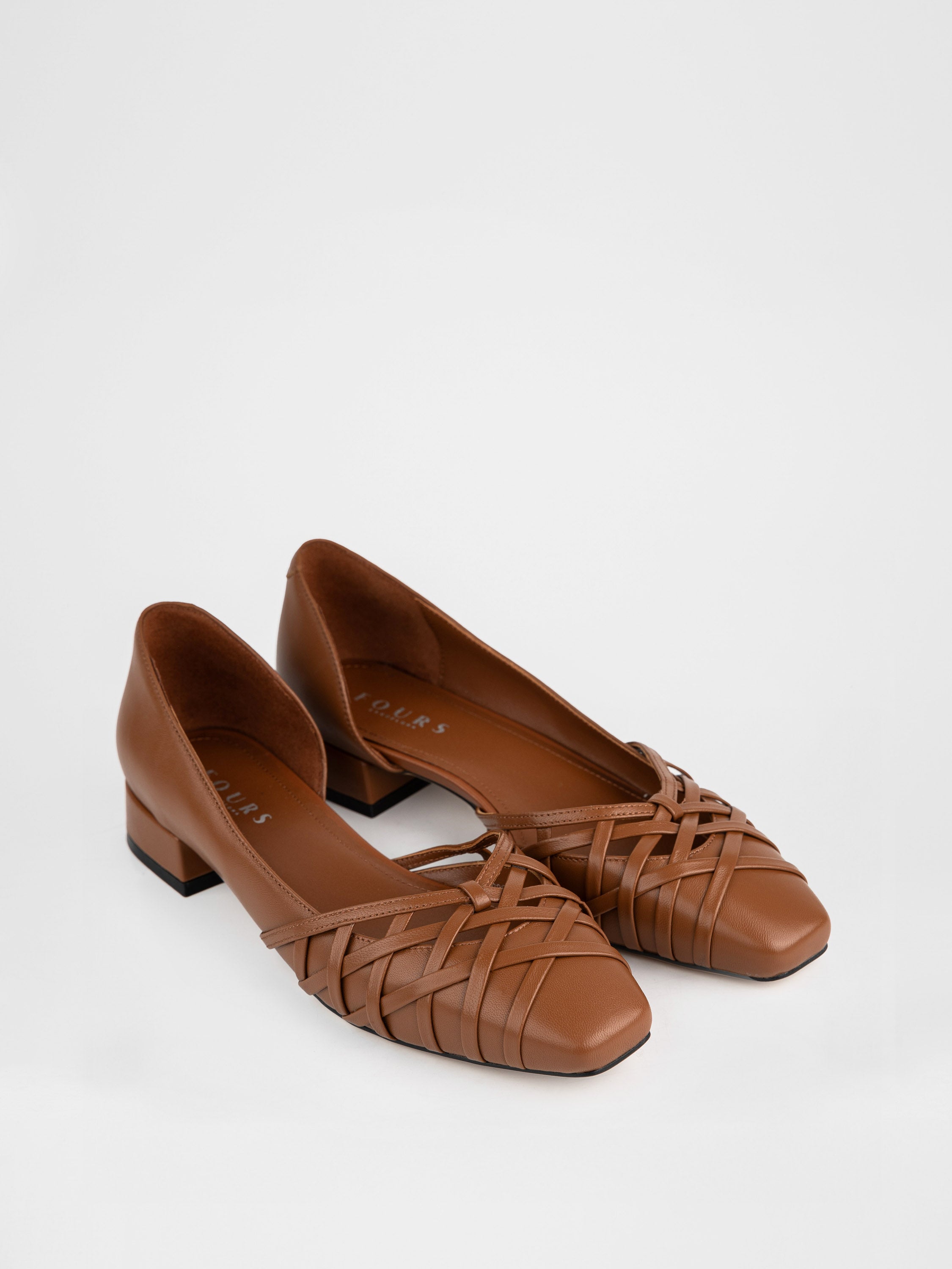 Туфлі у коричневому кольорі на обтяжному підборі