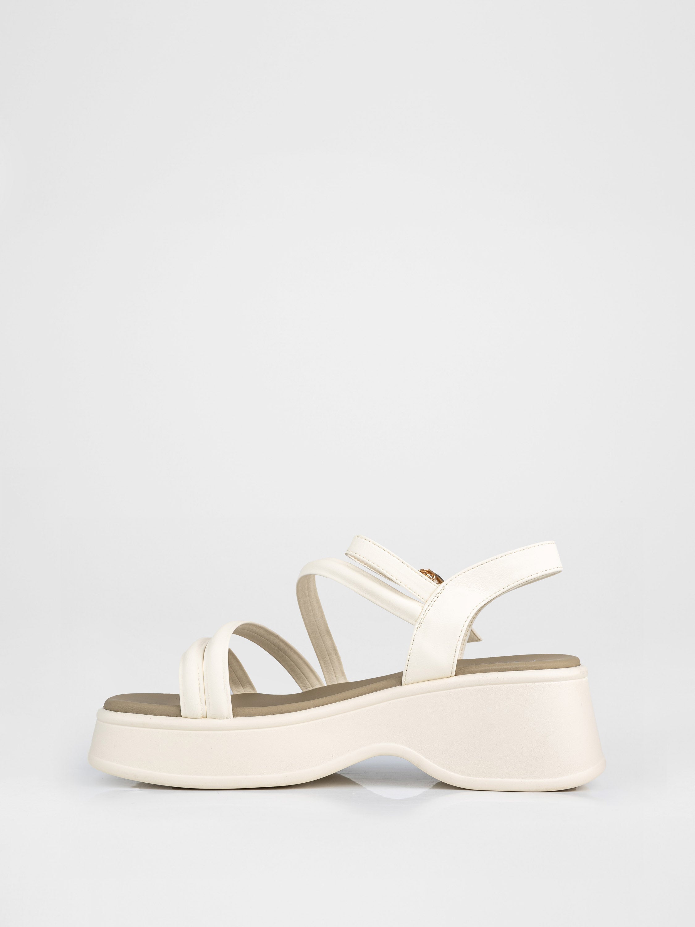 Босоніжки на платформі з переплетінням у бежевому кольорі