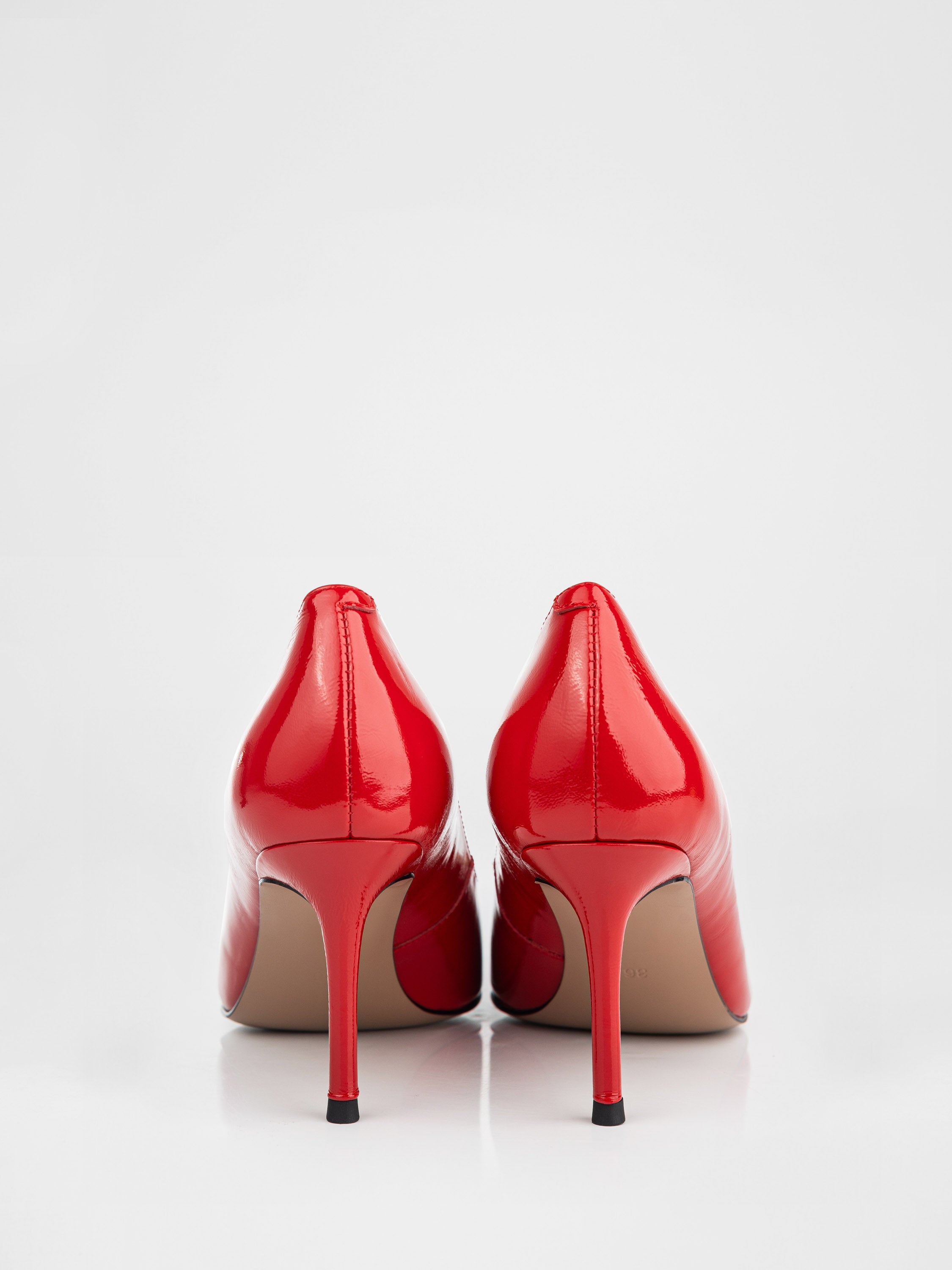 Туфлі човники у червоному кольорі