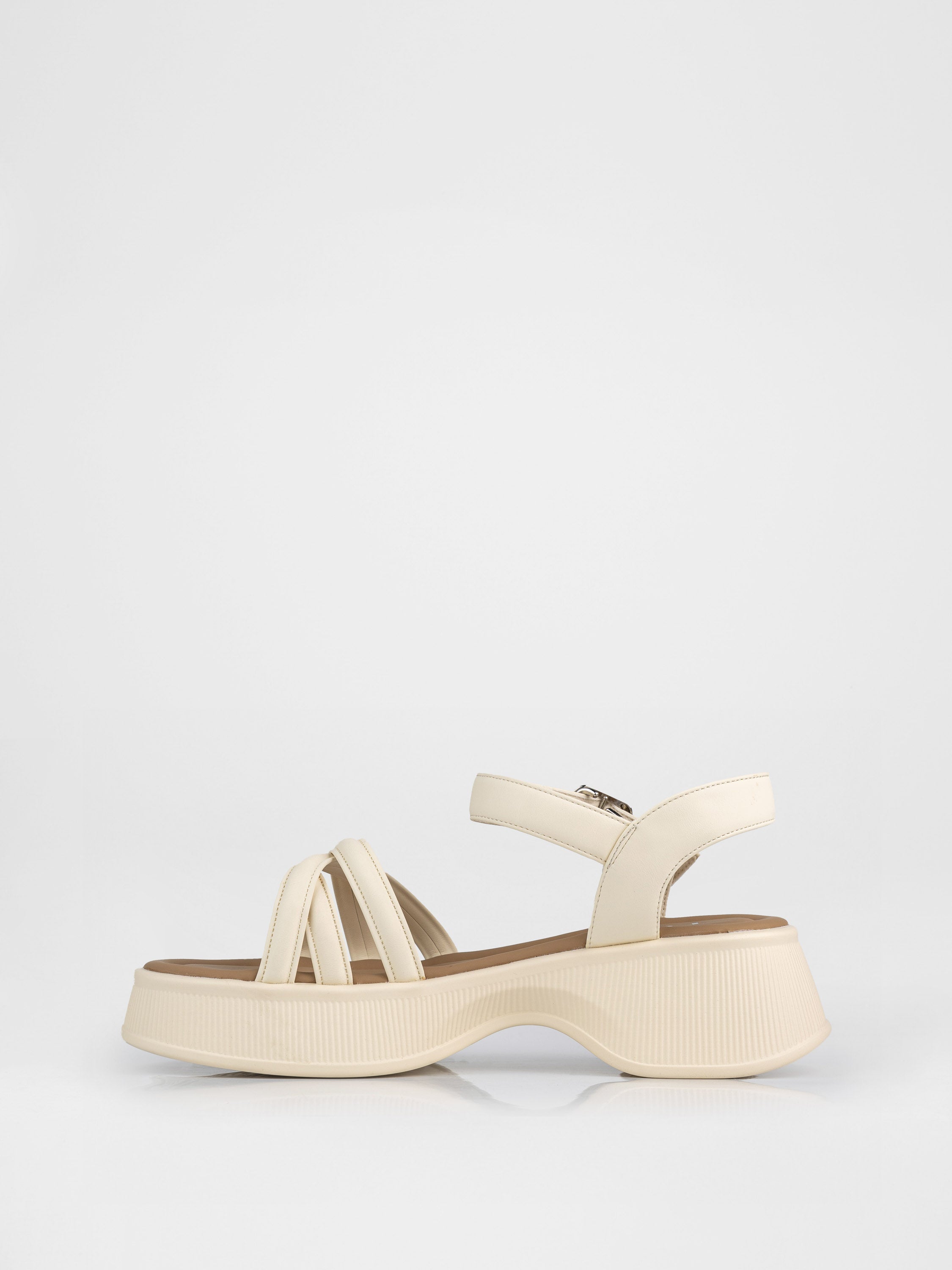 Босоніжки на платформі з переплетінням у бежеому кольорі