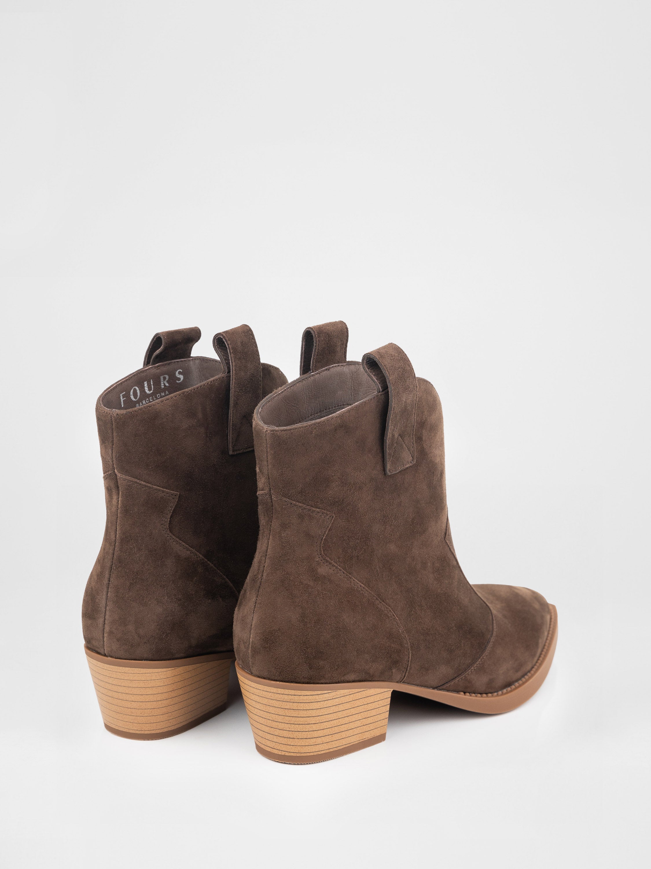 Замшеві ковбойки у коричневому кольорі