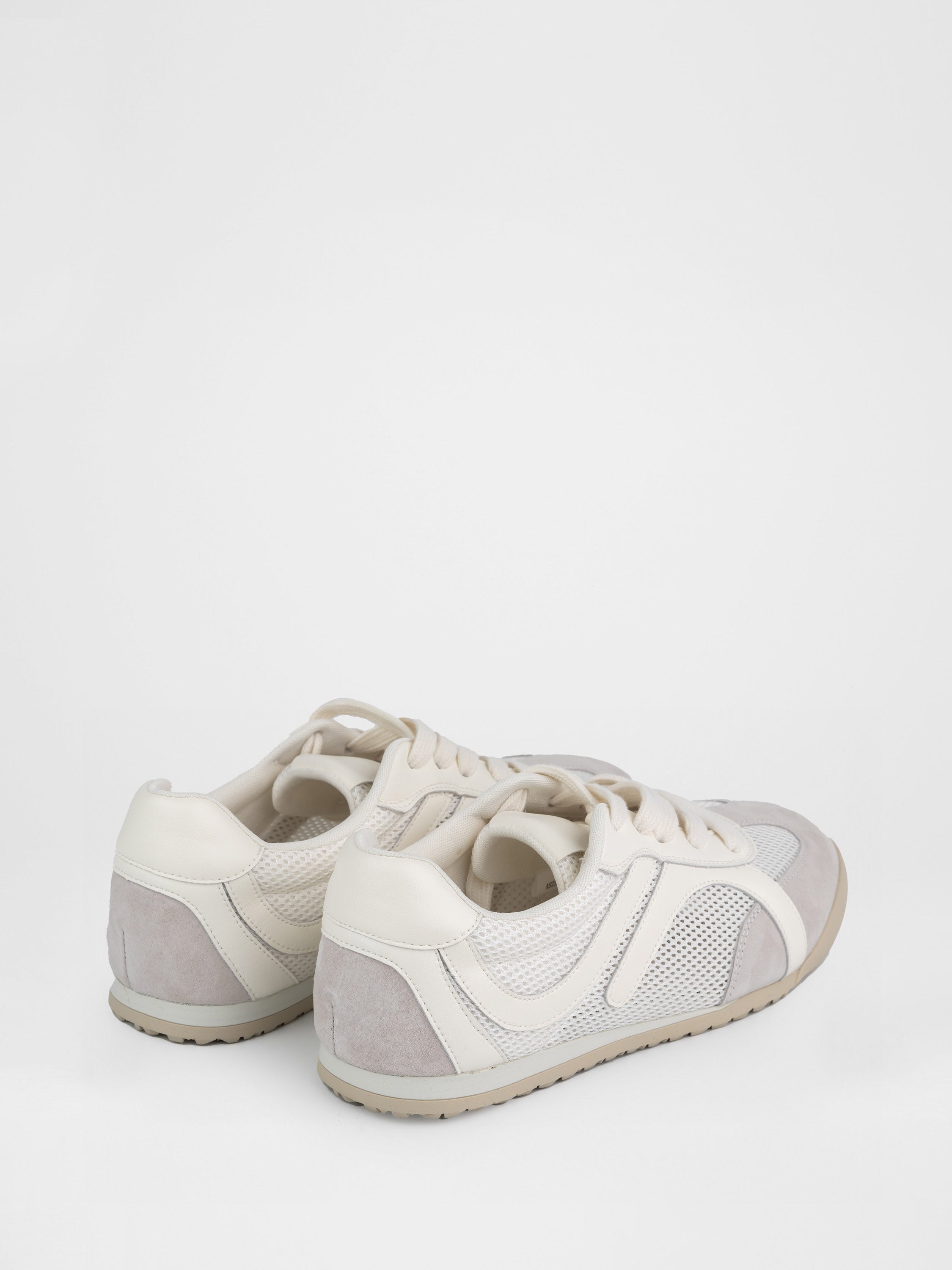 Легкі кросівки FOURS у білому кольорі