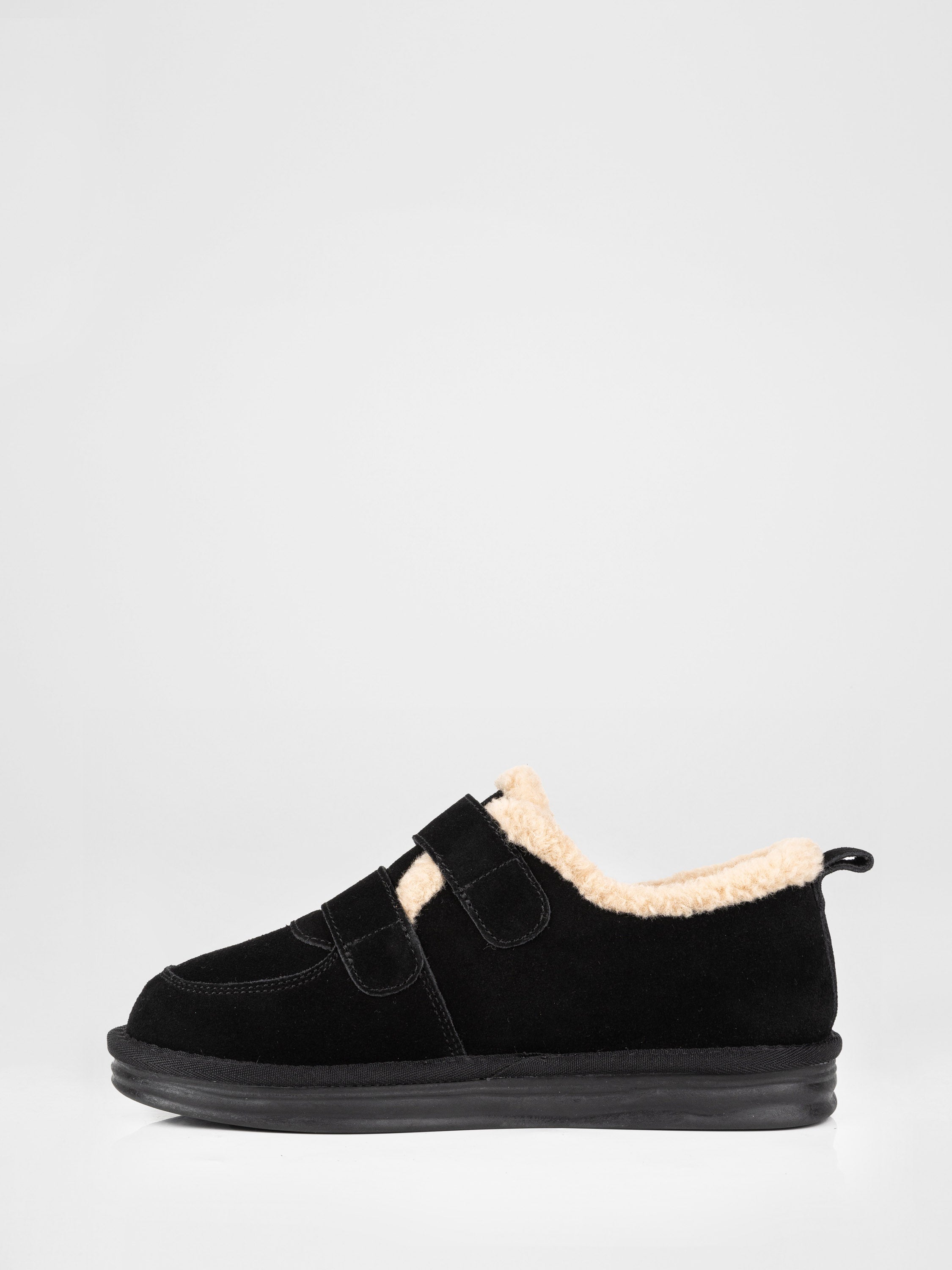 Хутряні лофери на липучках у чорному  кольорі