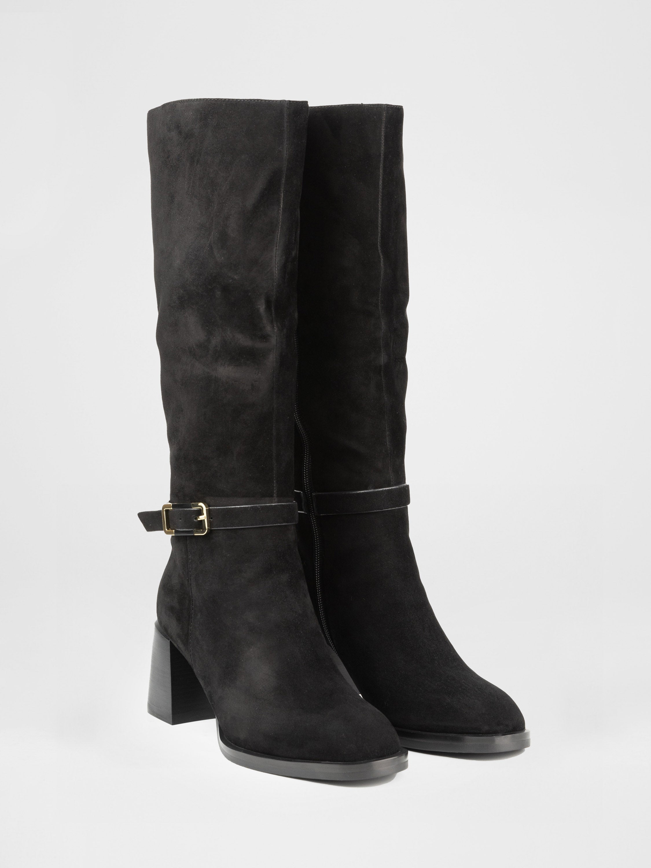 Замшеві чоботи на стійких підборах у чорному  кольорі