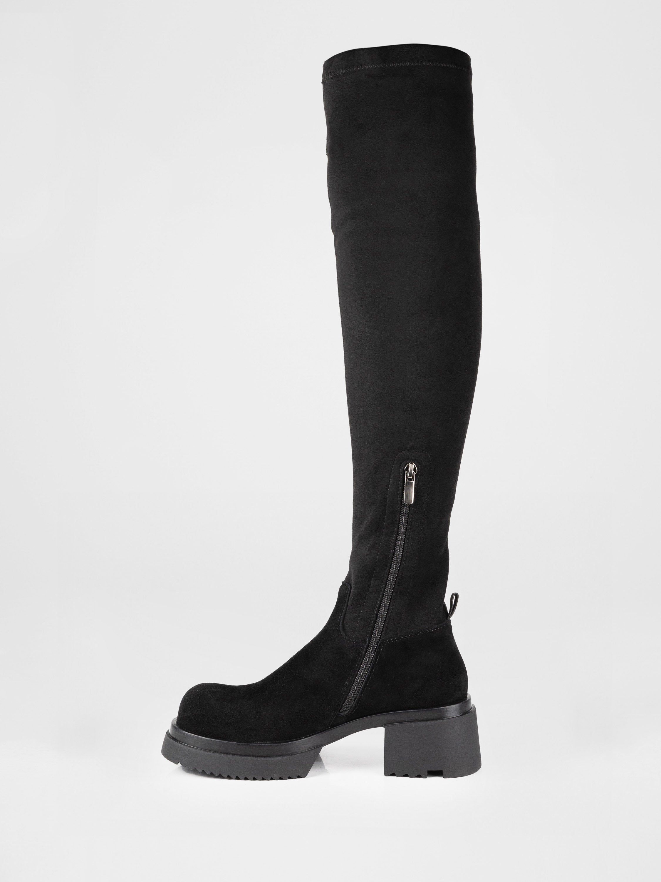 Замшеві ботфорти на тракторній підошві