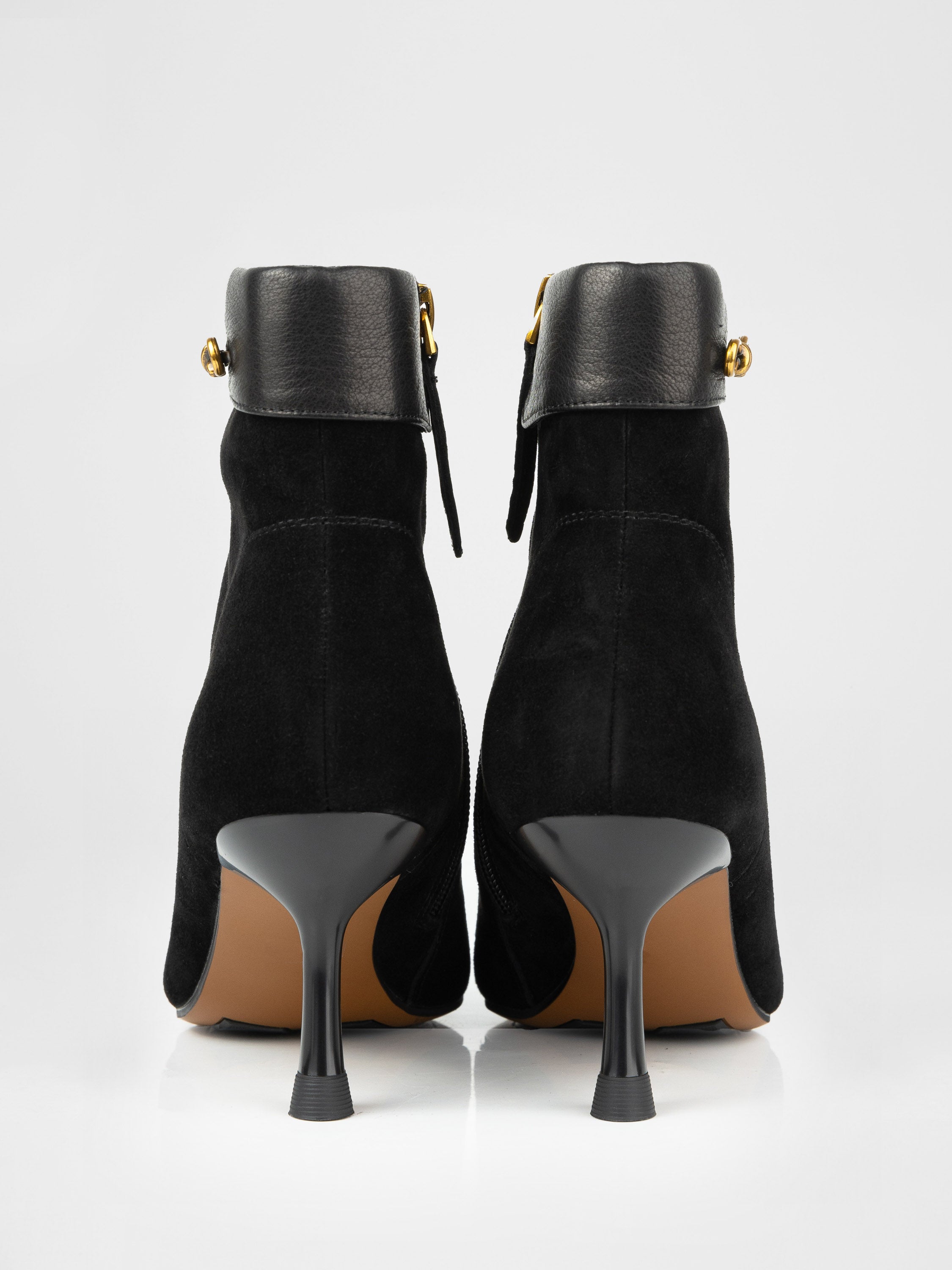 Замшеві ботильйони у чорному кольорі