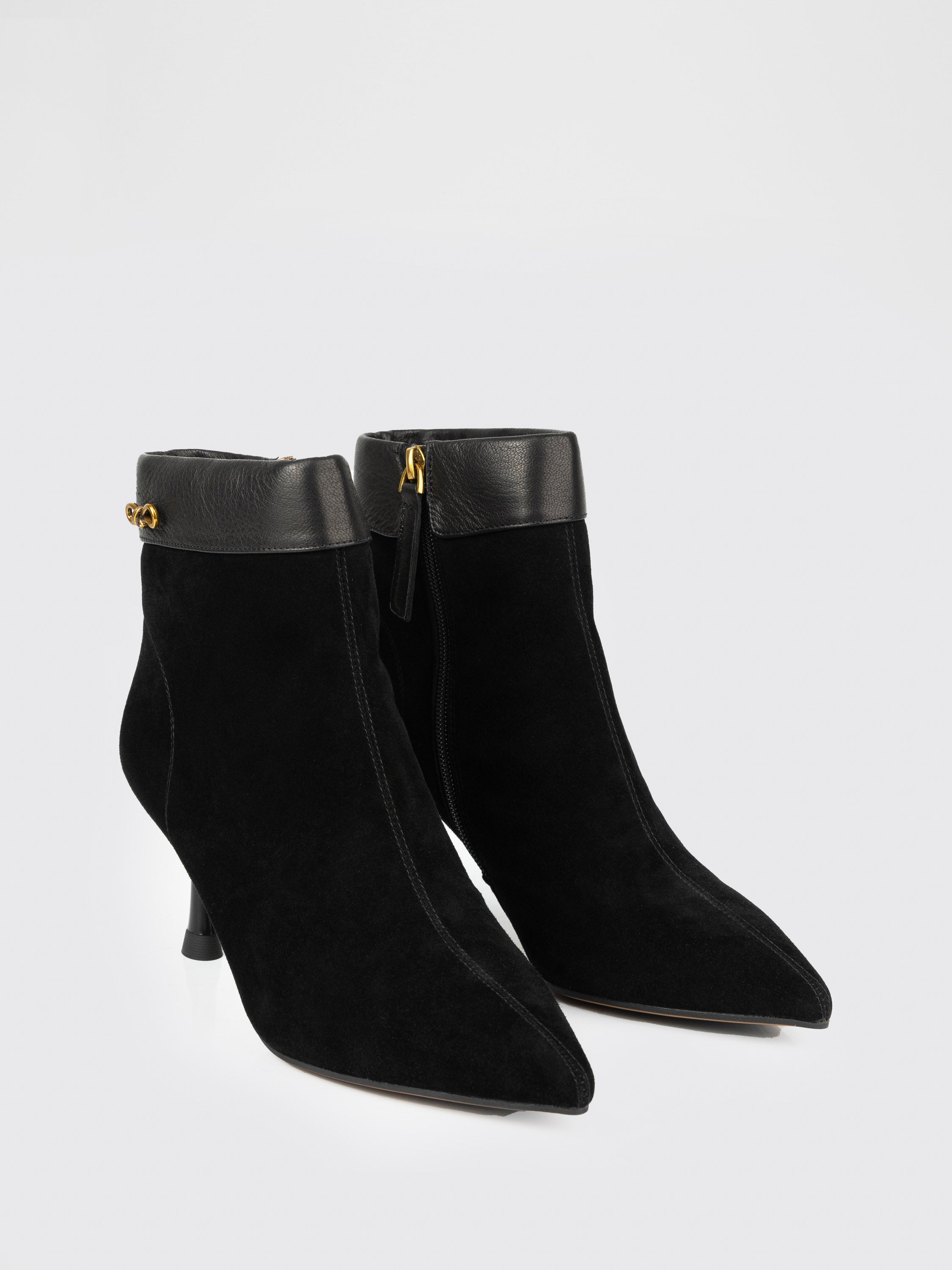 Замшеві ботильйони у чорному кольорі