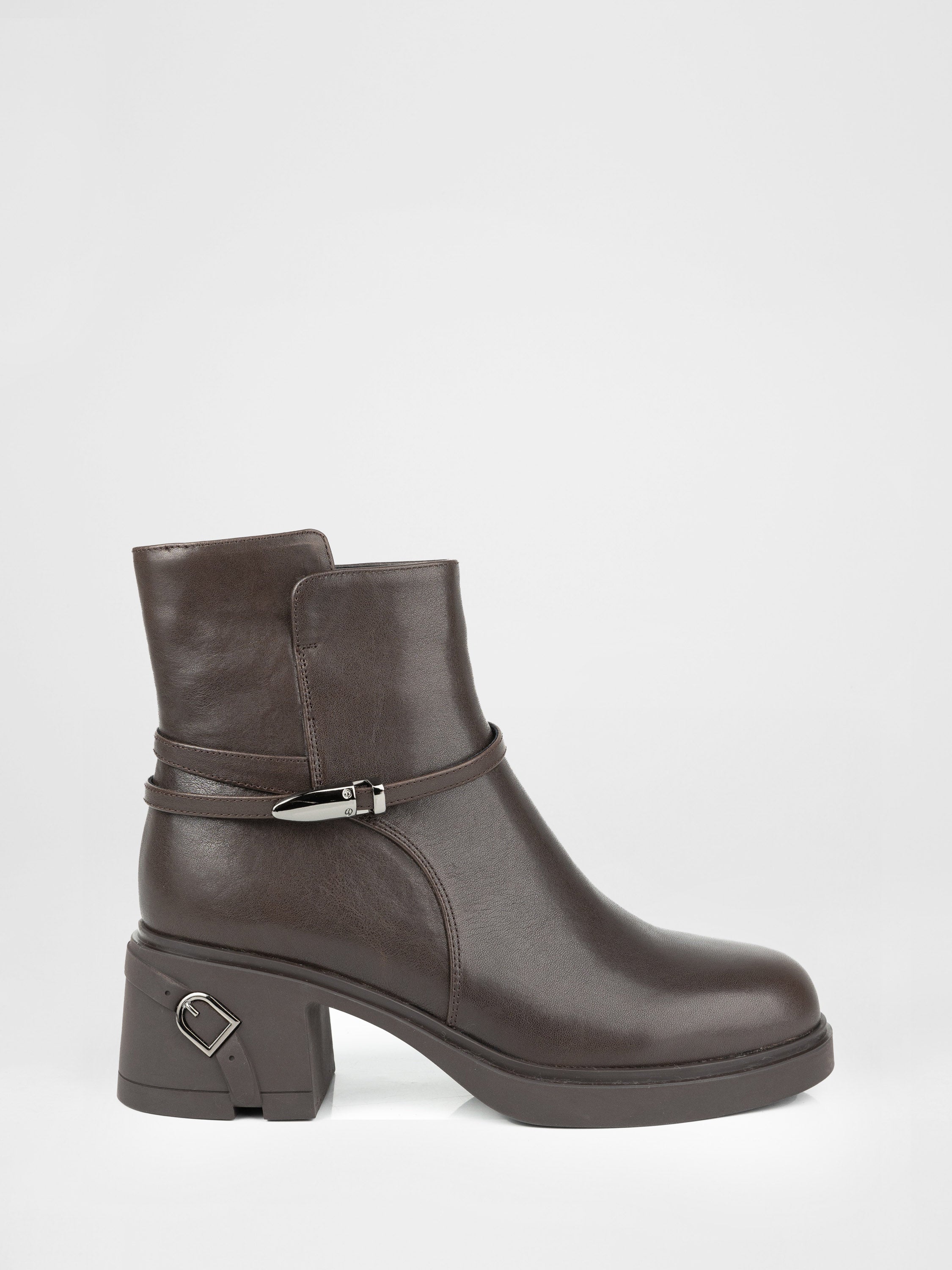 Шкіряні черевики на масивних підборах у коричневому кольорі