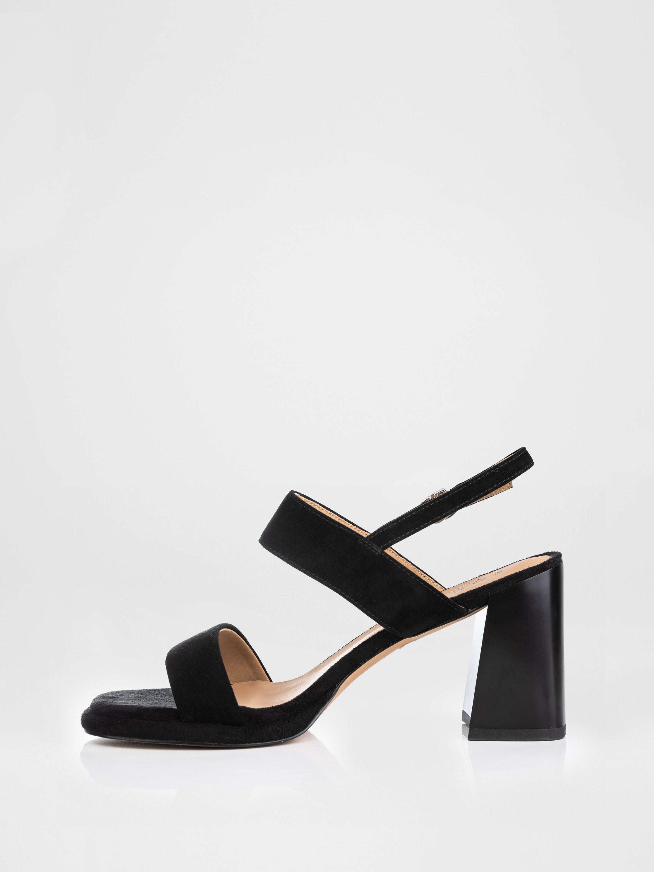 Замшеві босоніжки на підборах у чорному кольорі