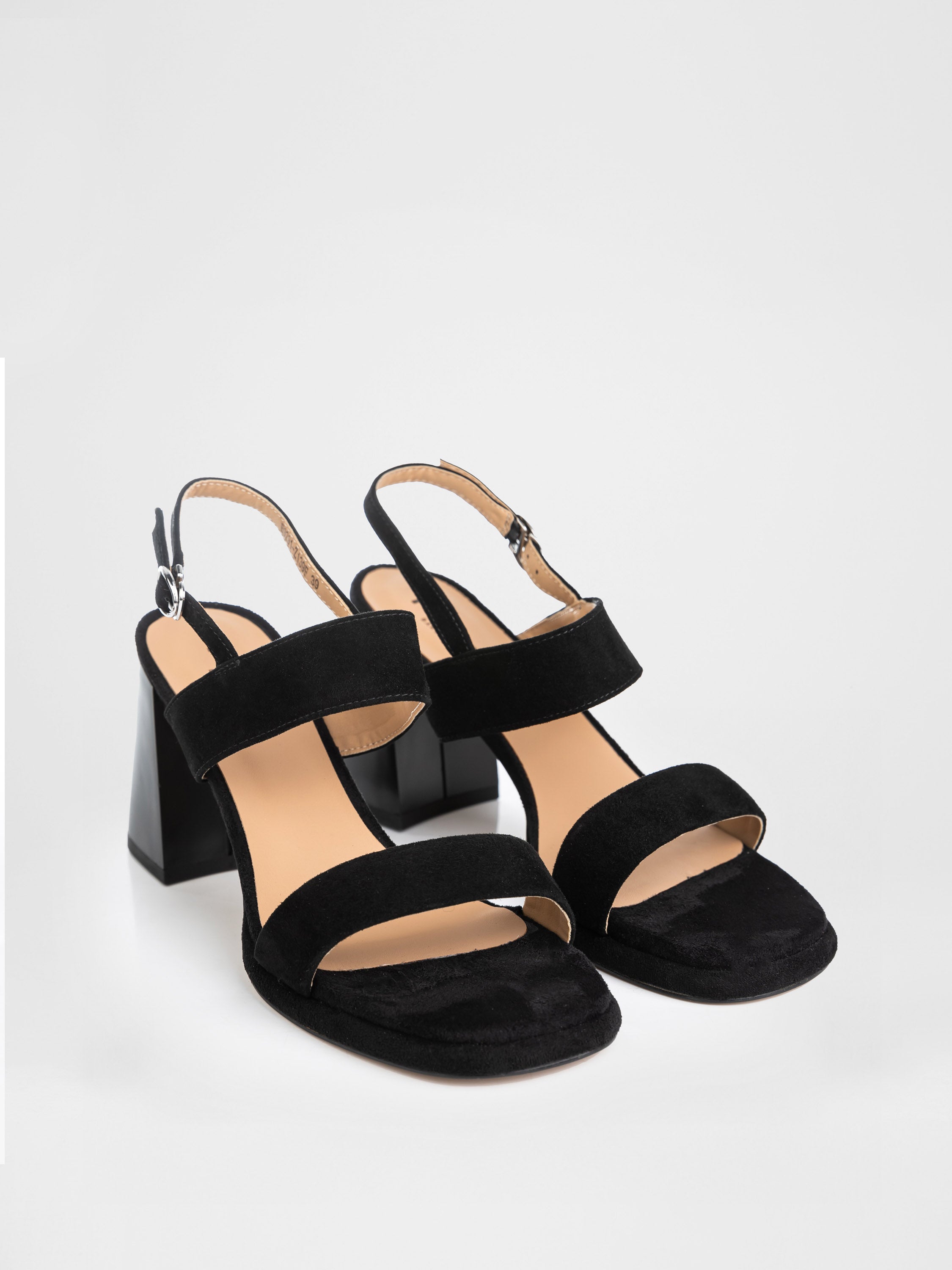 Замшеві босоніжки на підборах у чорному кольорі