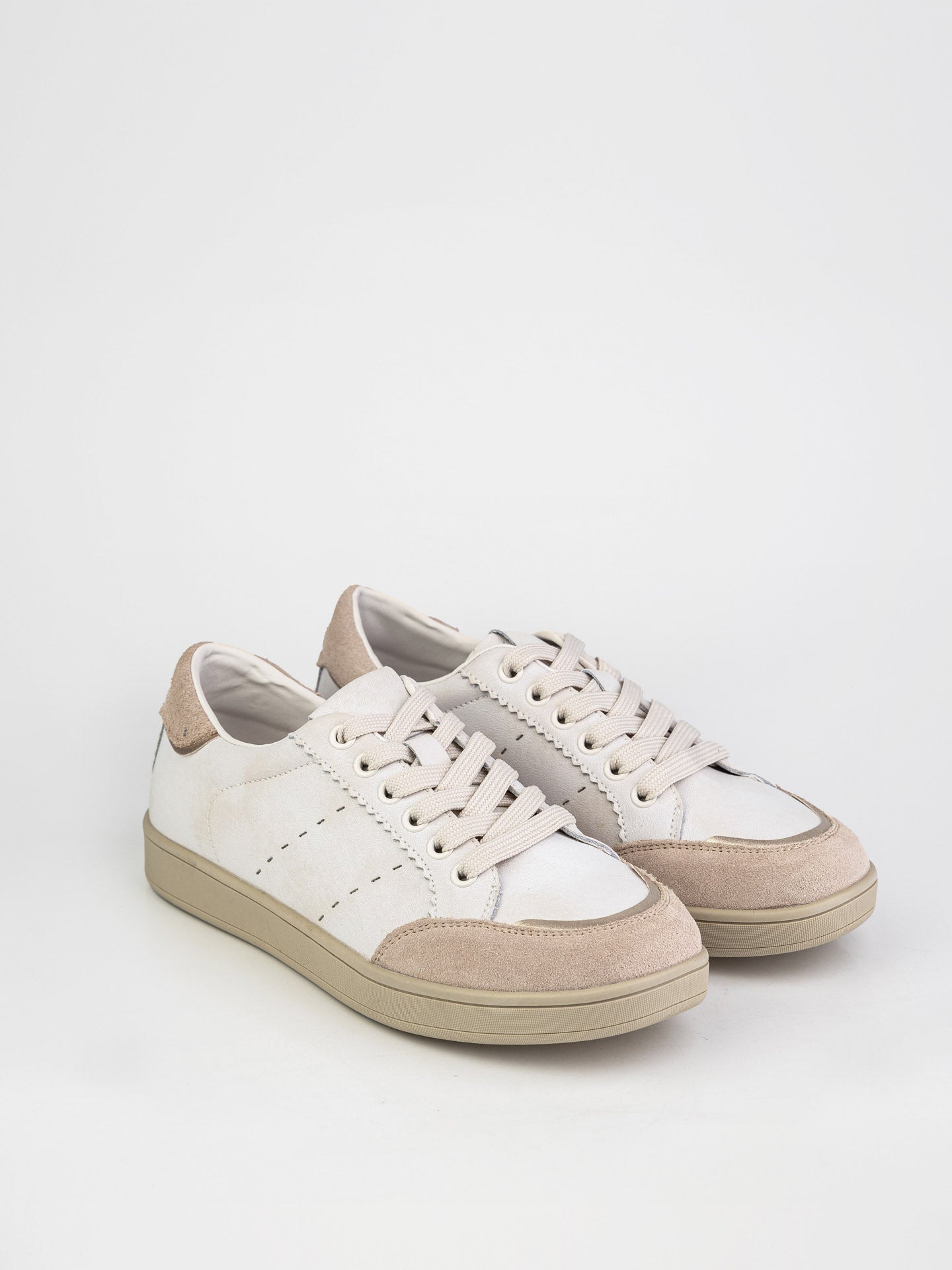 Кеди жіночі у молочному кольорі з контрастною підошвою