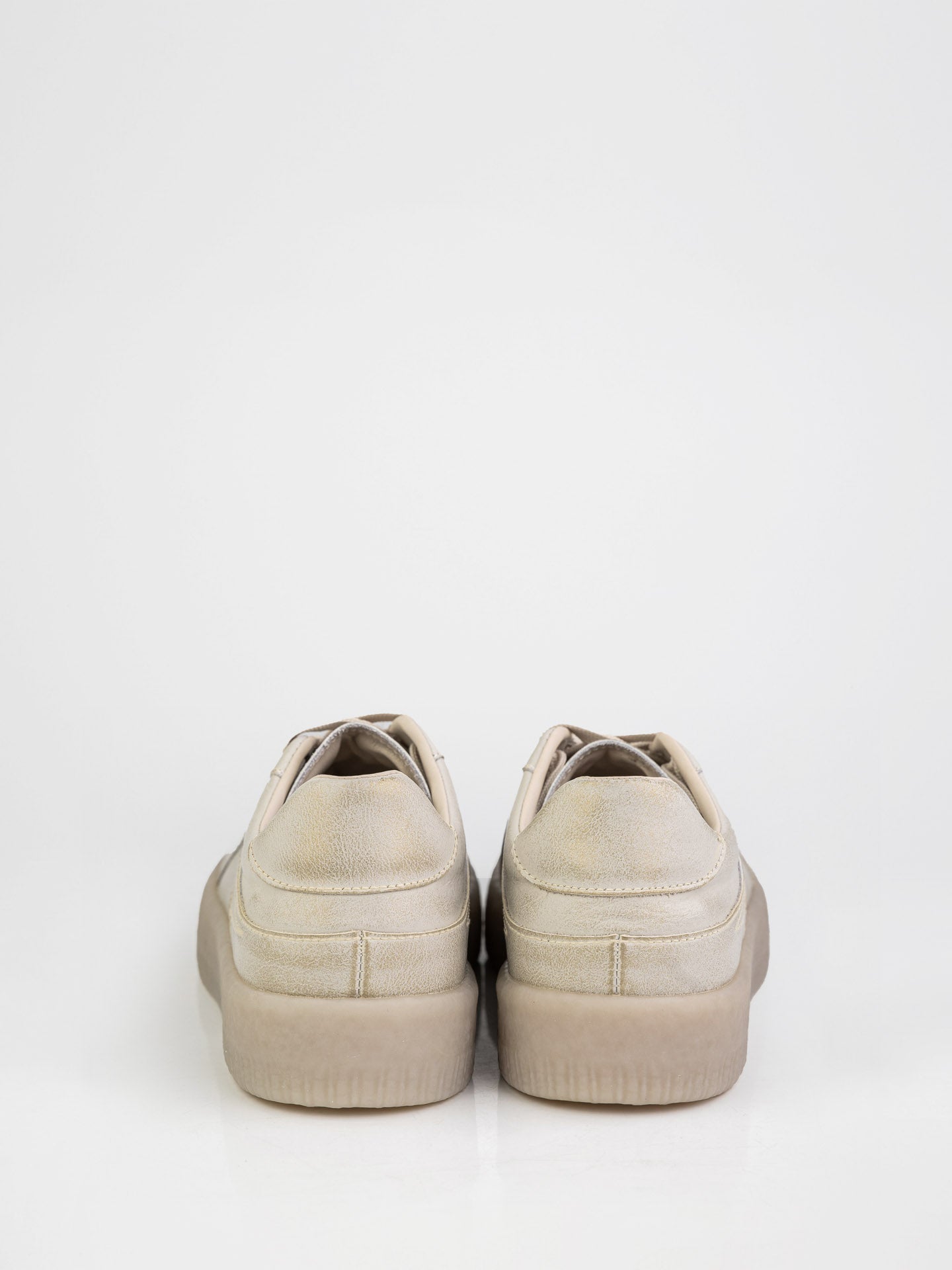 Шкіряні кеди у бежевому кольорі