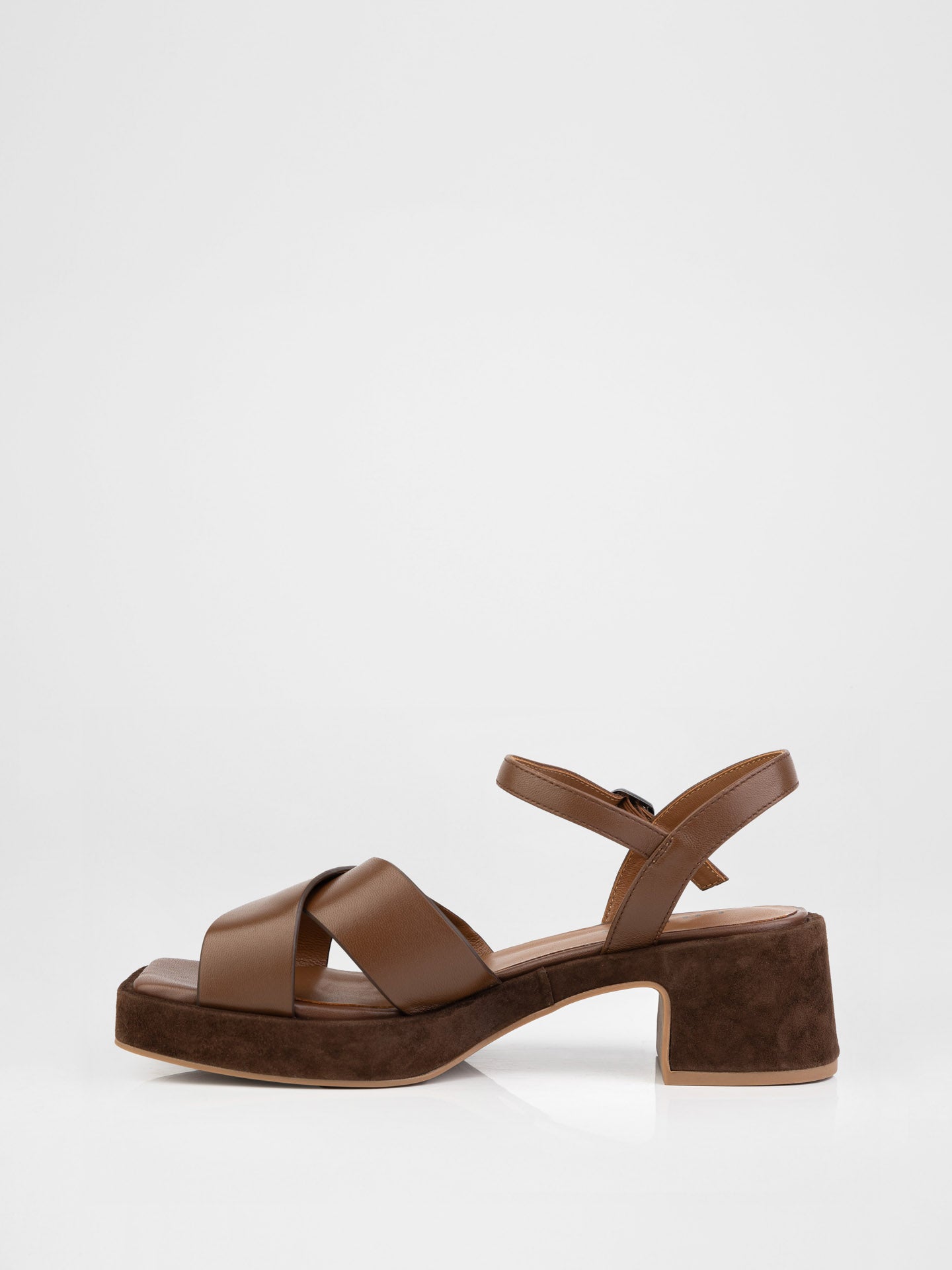 Бососніжки у коричневому кольорі