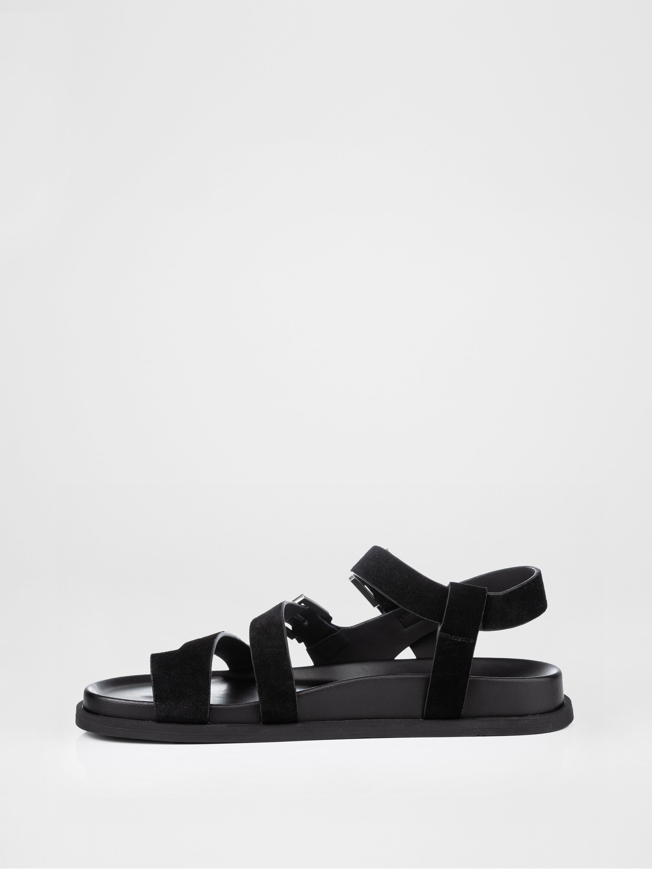 Замшеві босоніжки у чорному кольорі