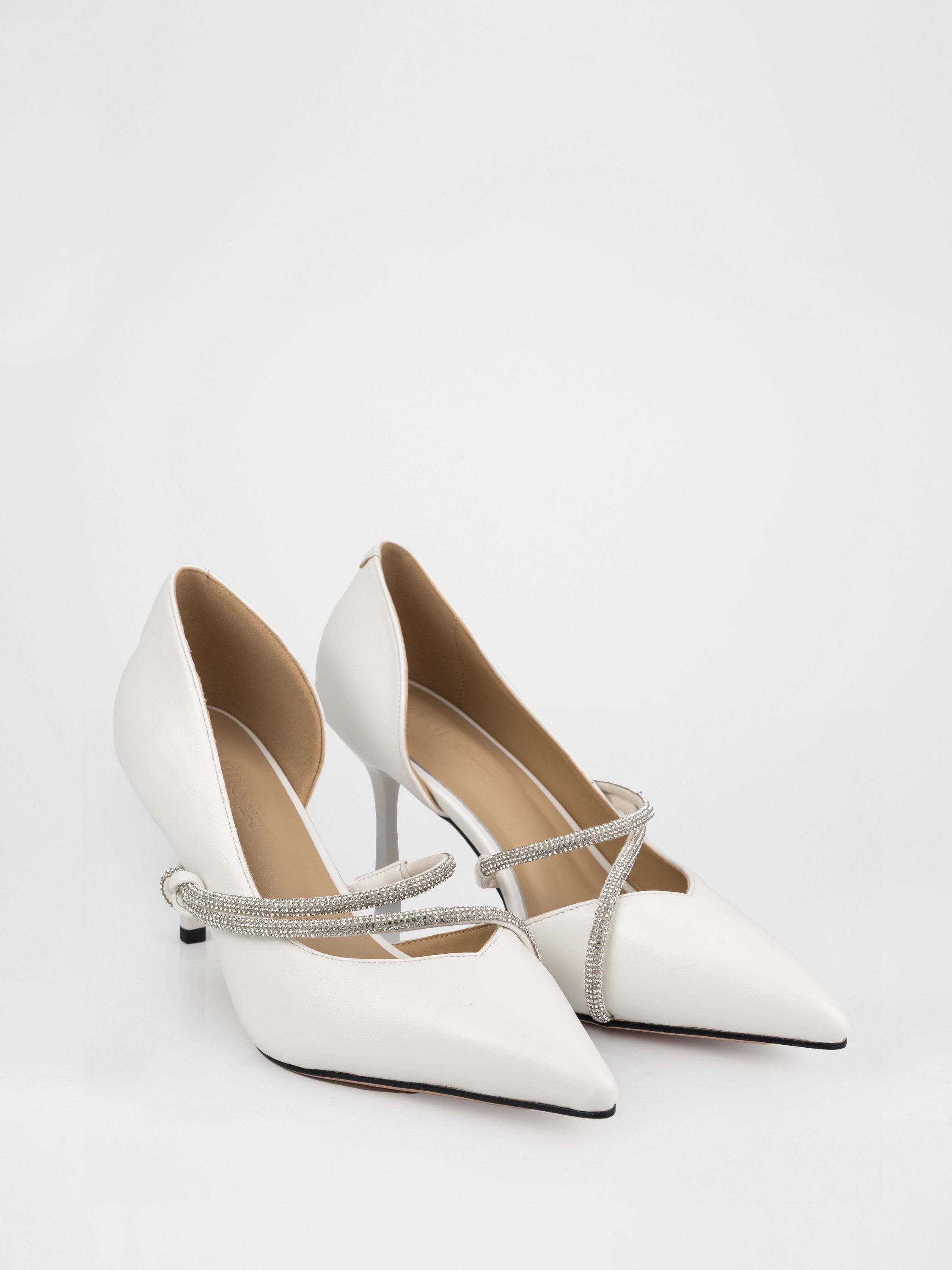 Туфлі човники у білому кольорі декоровані камінням
