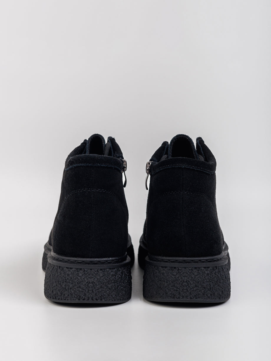 Замшеві черевики чорного кольору на підборах