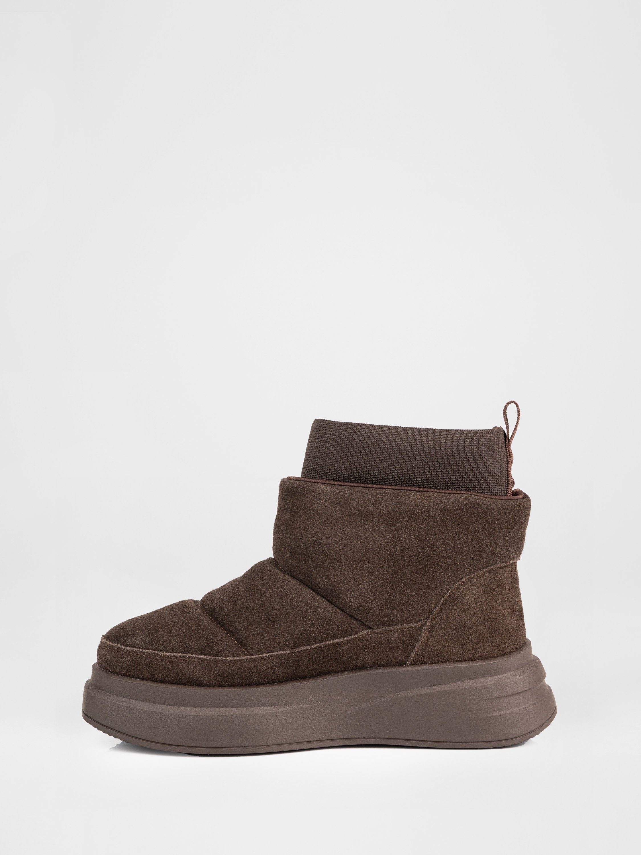 Замшеві Уггі у коричневому кольорі