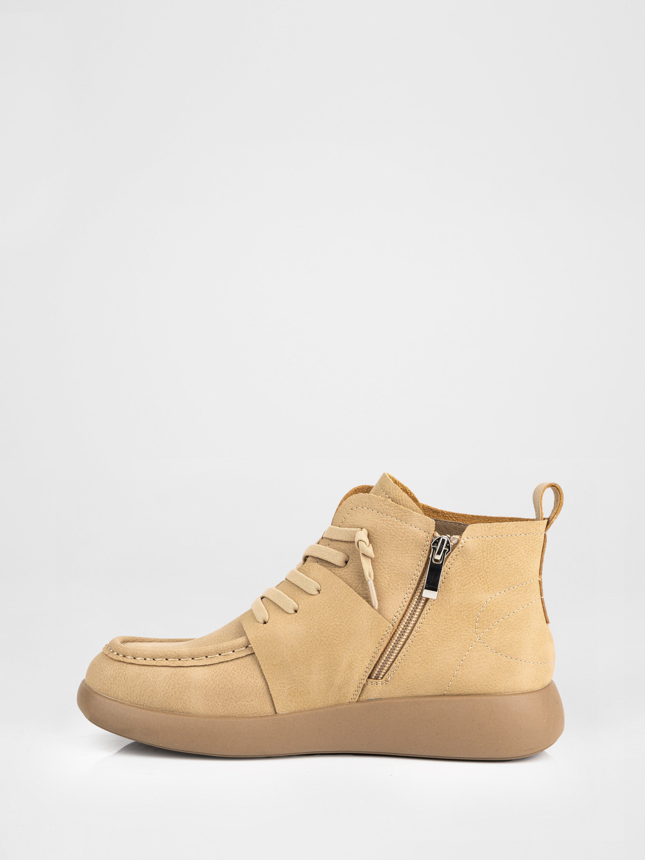 Шкіряні черевики у бежевому кольорі