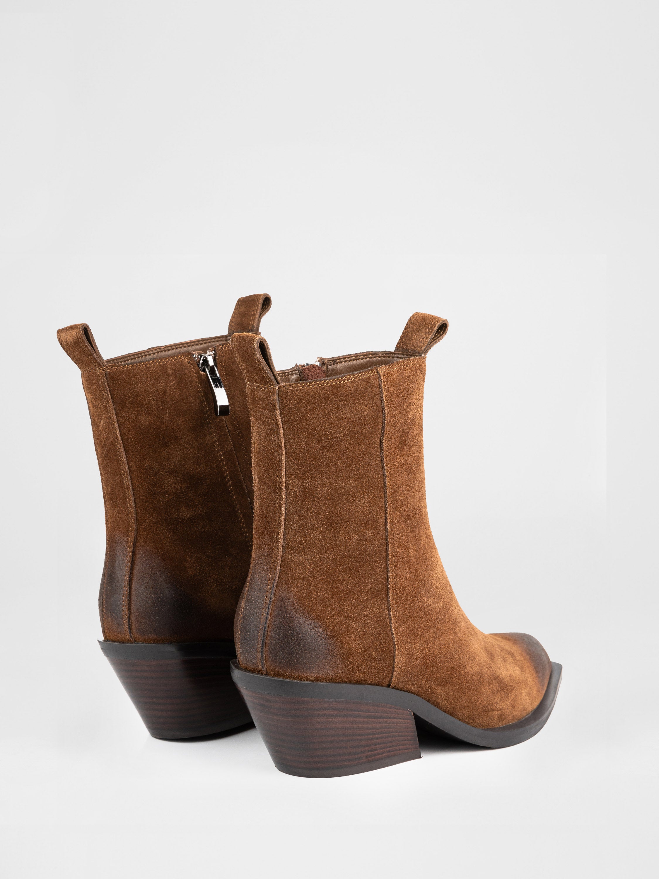 Замшеві ковбойки у рудому кольорі