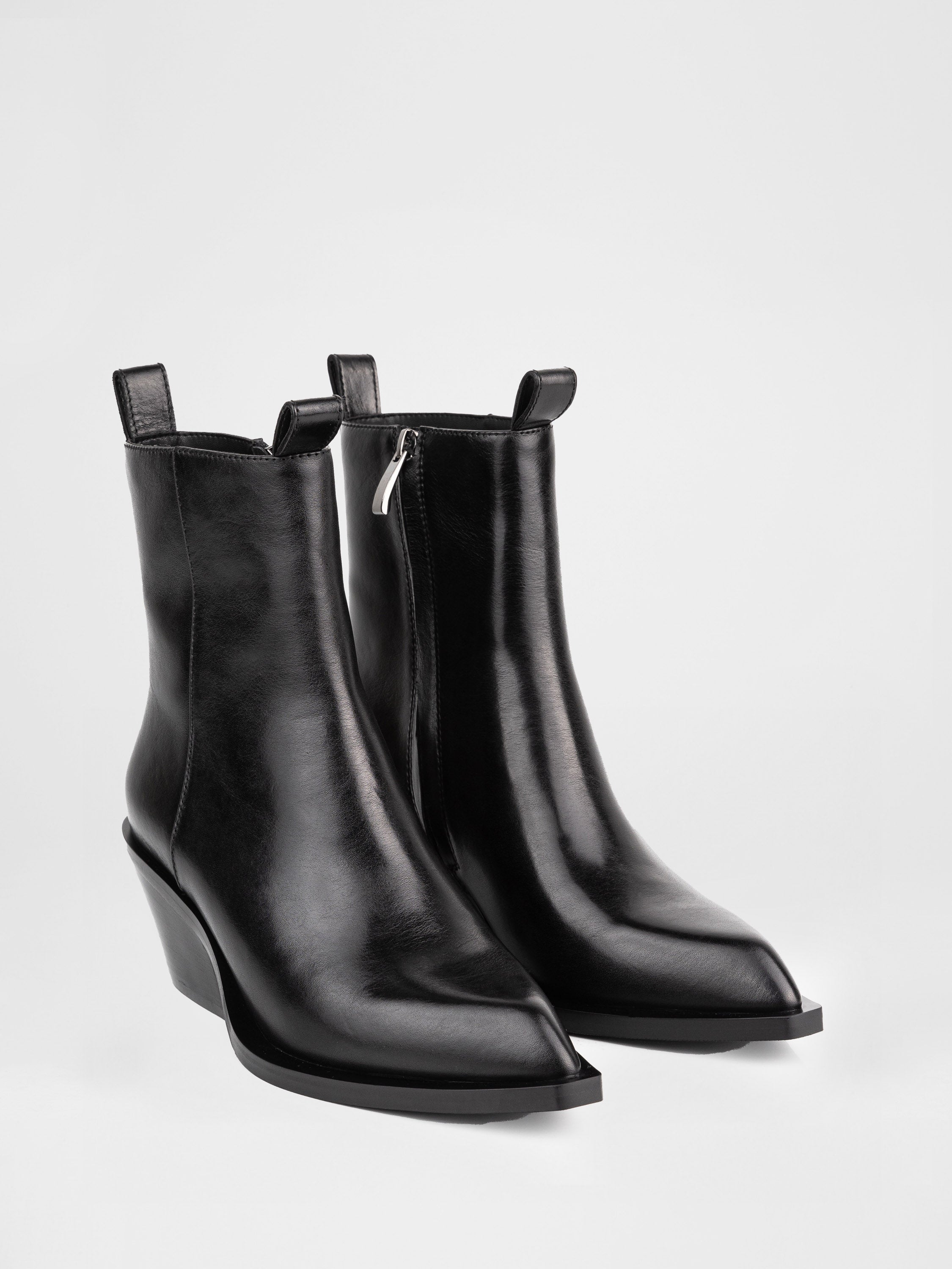 Ковбойки у чорному кольорі