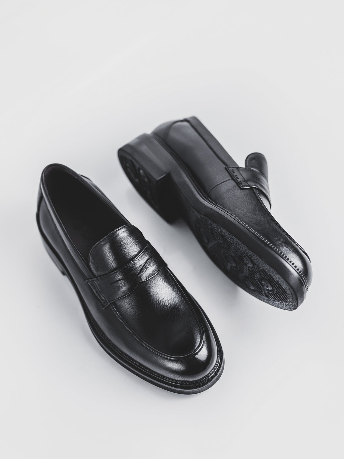 Чоловічі лофери у чорному кольорі