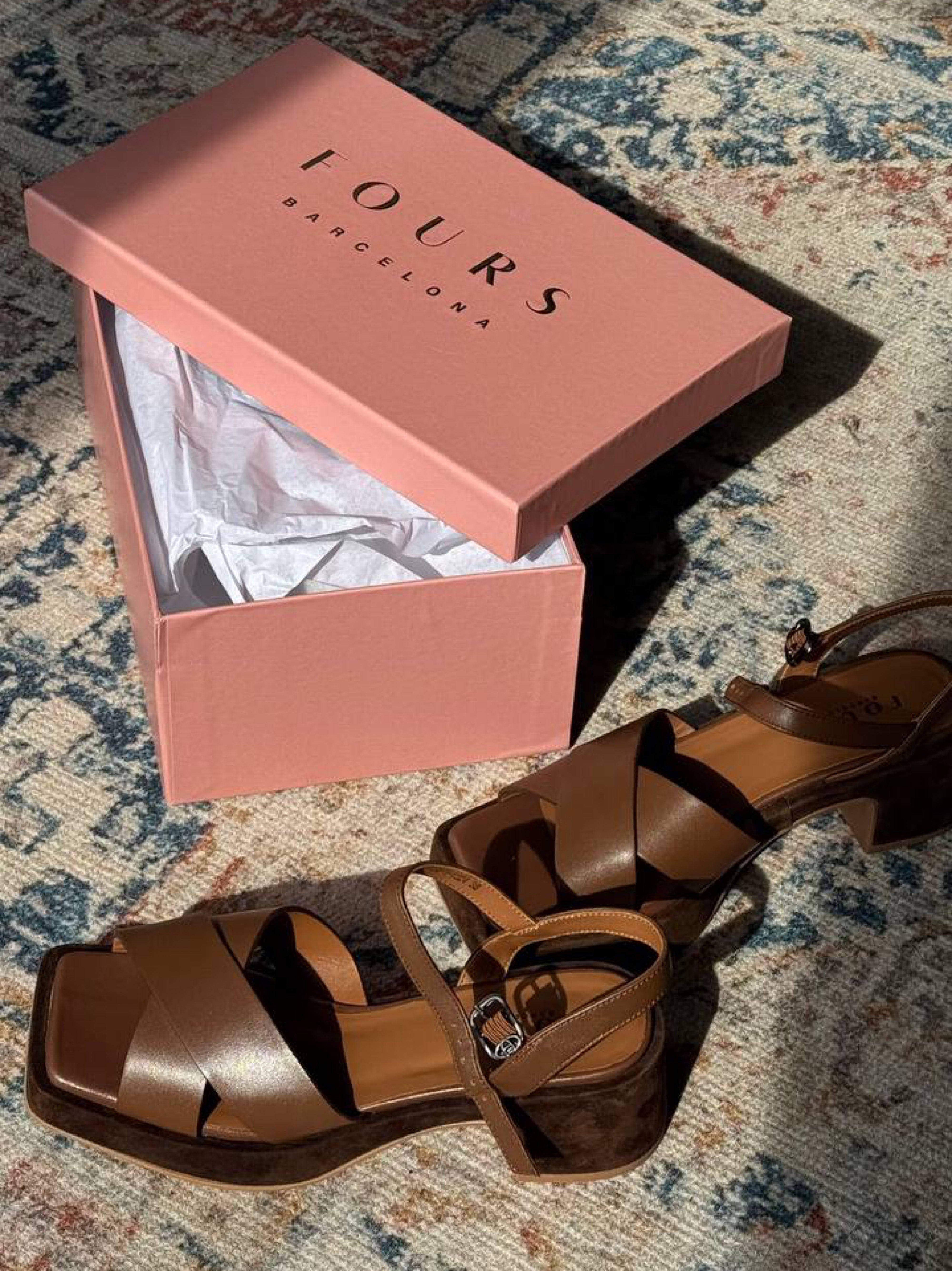 Бососніжки у коричневому кольорі