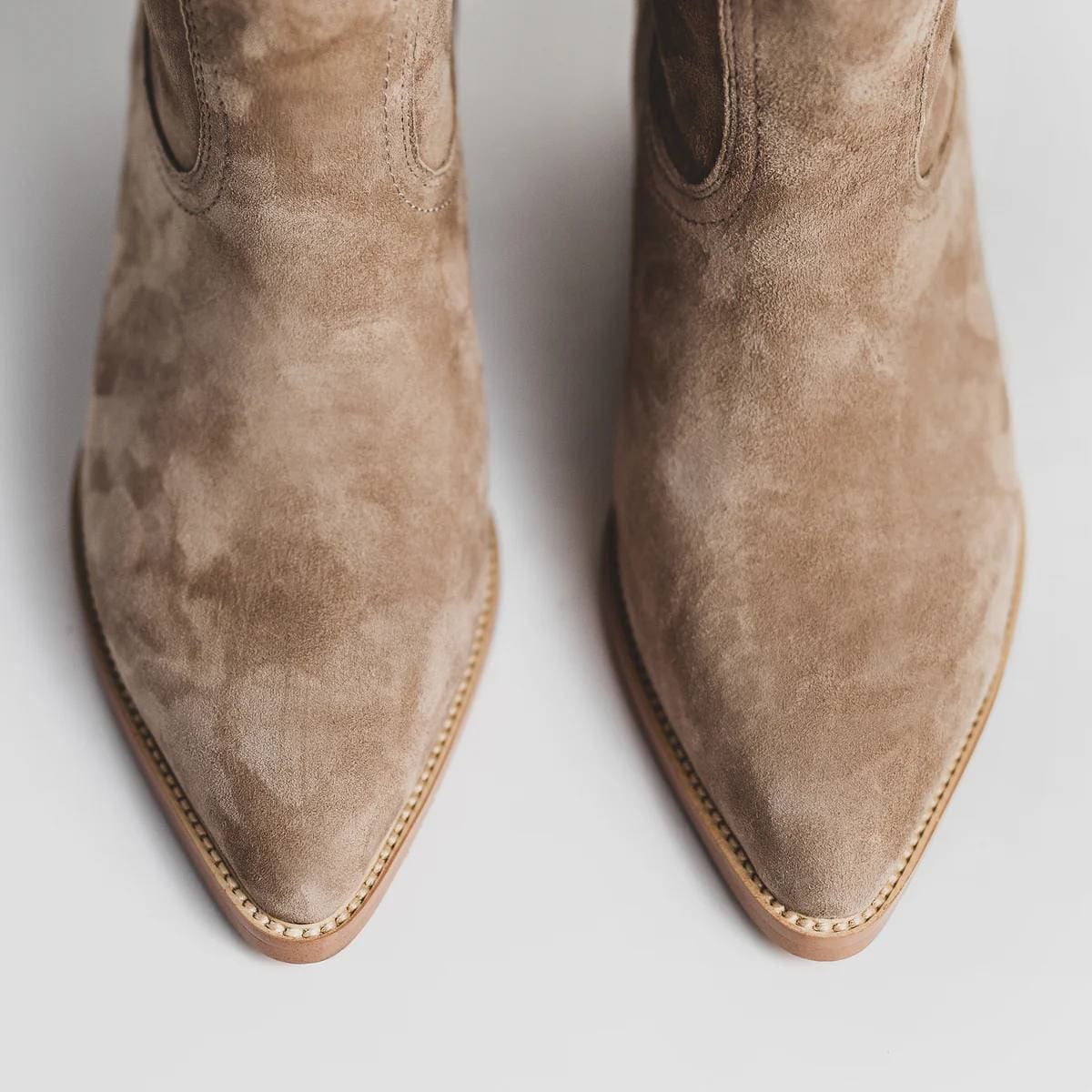 Замшеві черевики Ковбойки бежеві