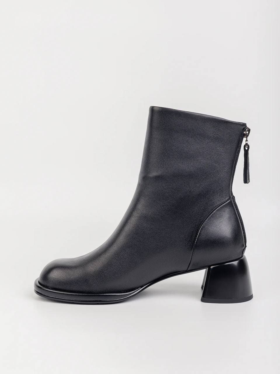 Кожаные ботинки