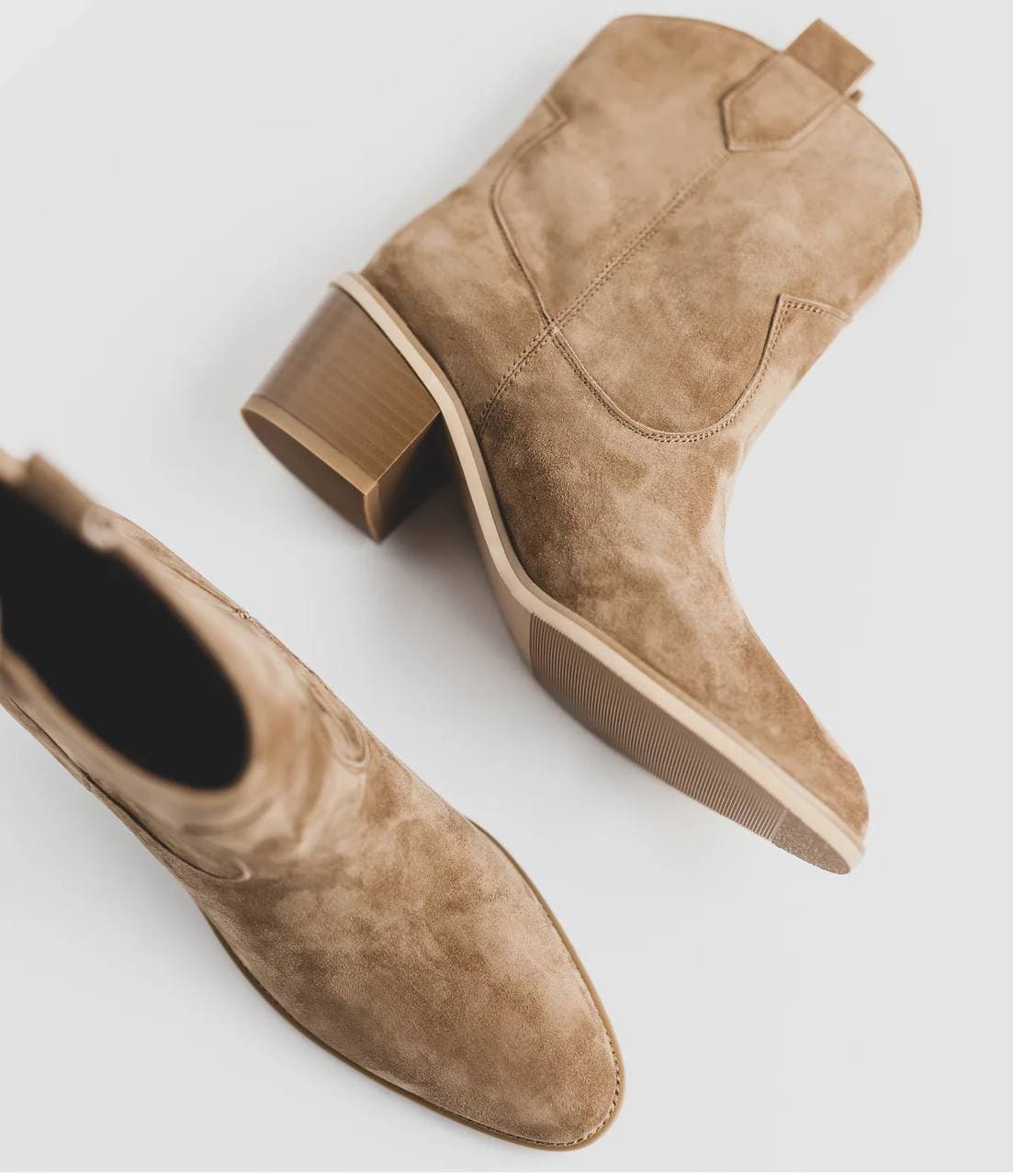 Замшеві черевики Ковбойки у бежевому кольорі