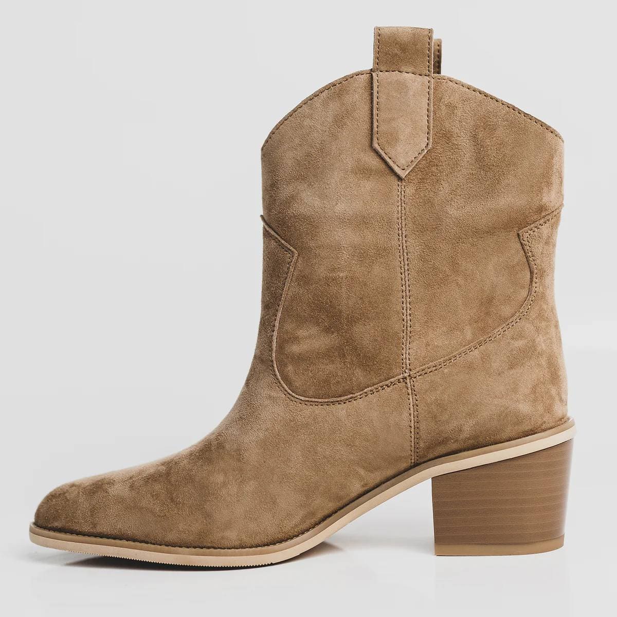 Замшеві черевики Ковбойки у бежевому кольорі