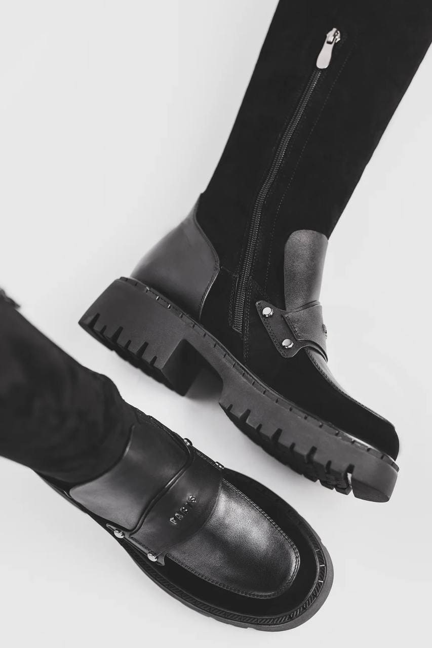 Замшеві ботфорти на тракторній підошві