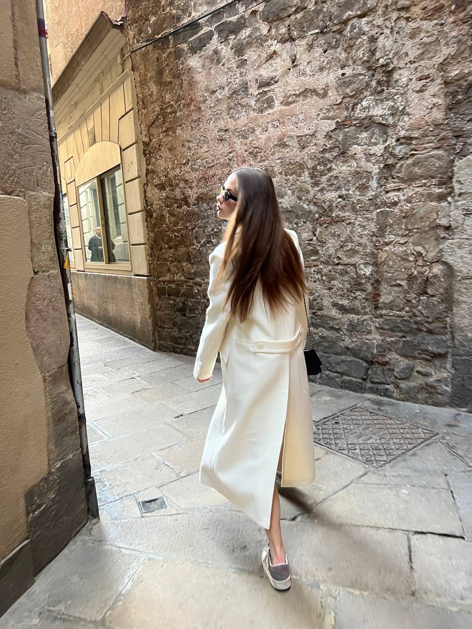 Пальто макси у молочному кольорі