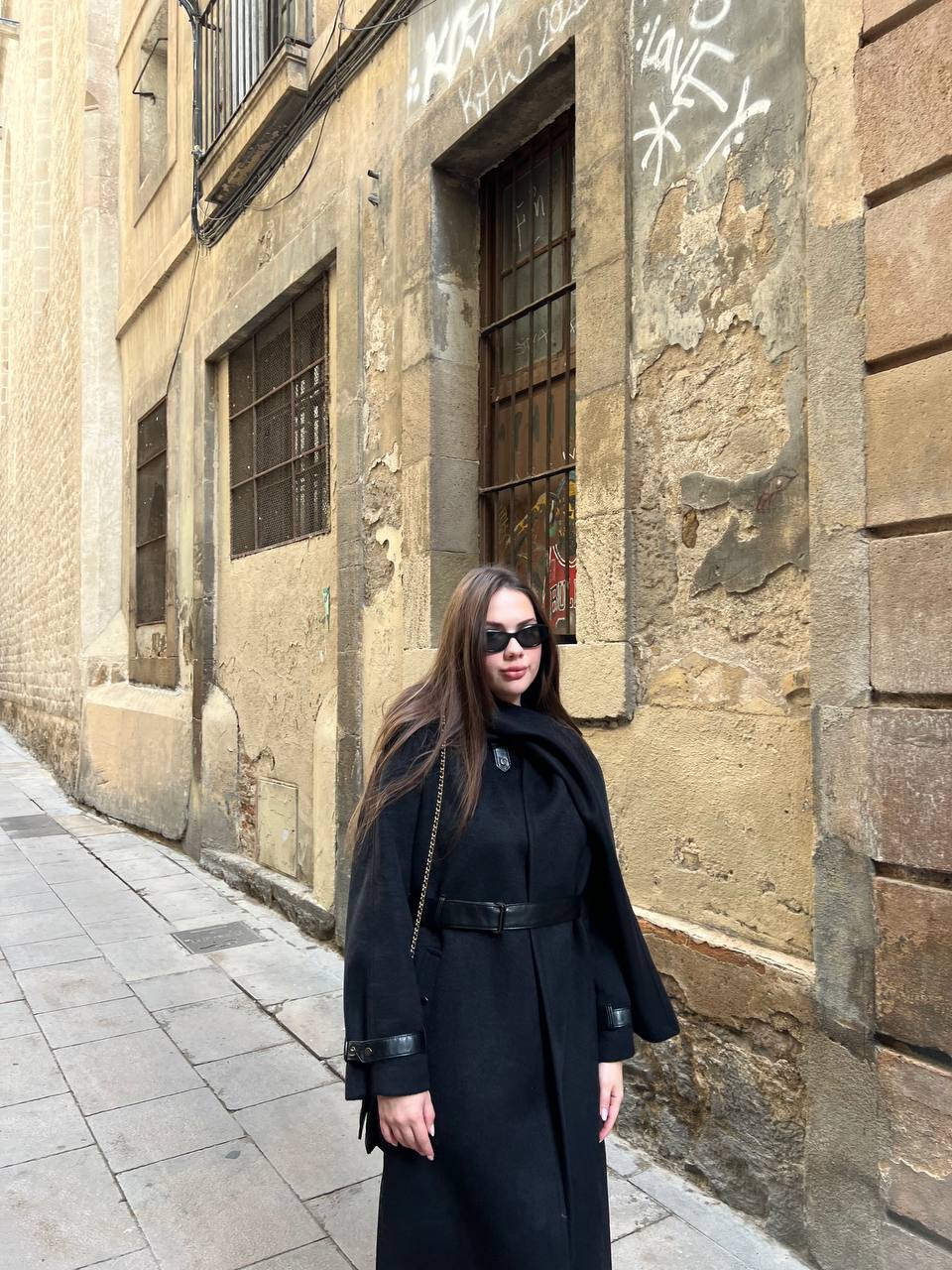 Пальто у чорному кольорі