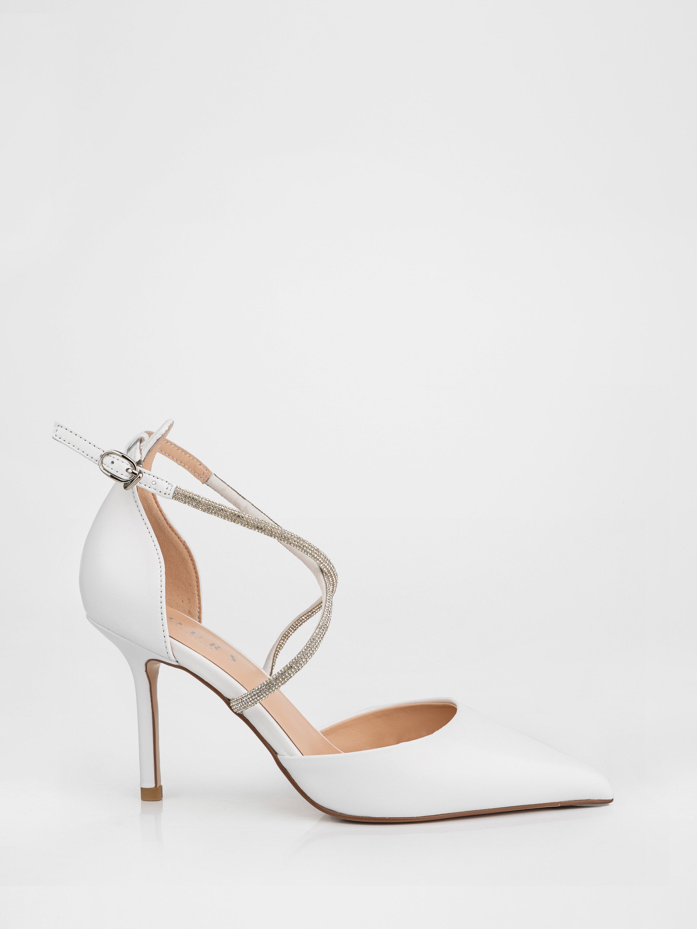 Туфлі у білому кольорі декоровані камінням