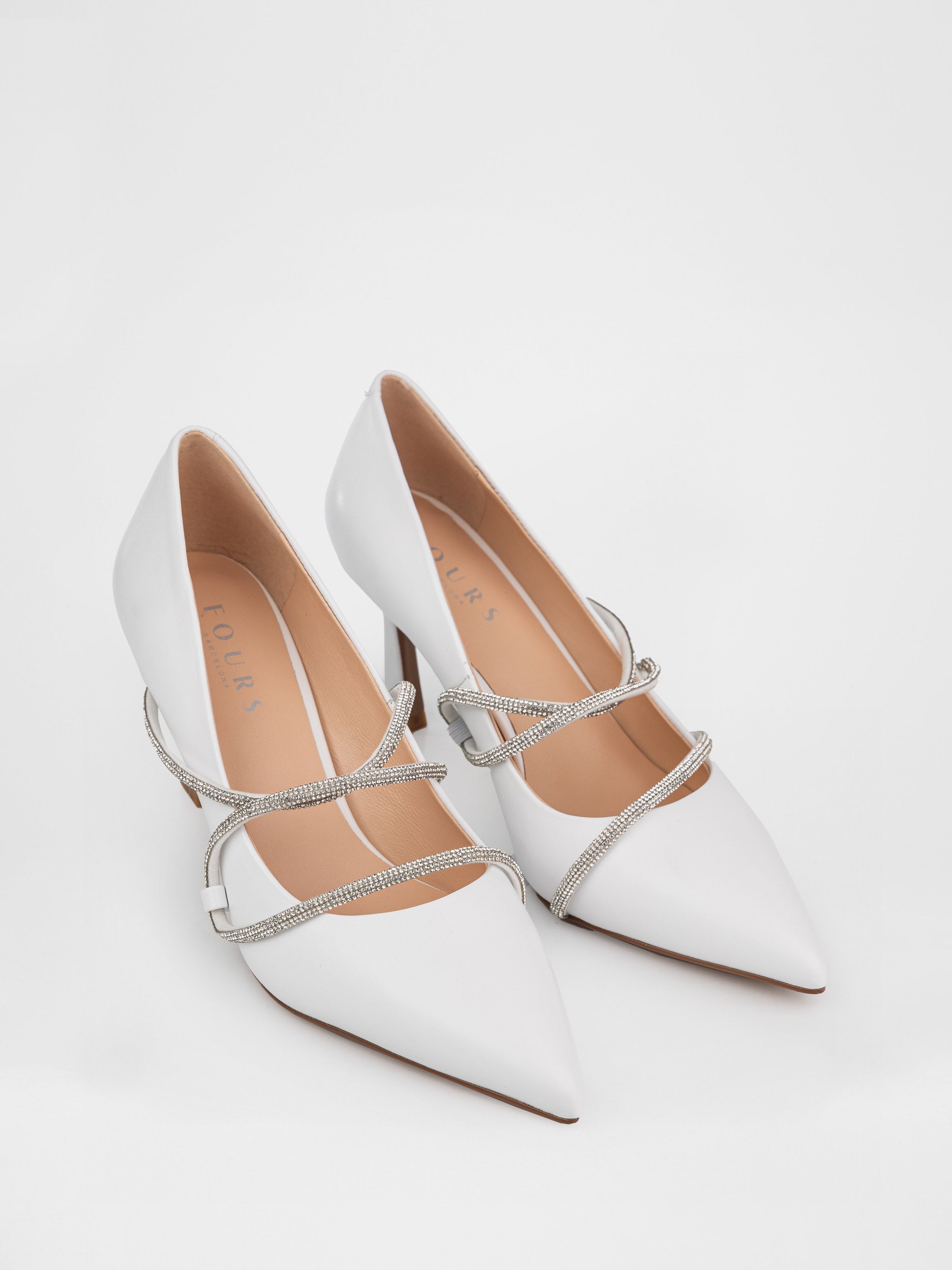 Туфлі човники у білому кольорі декоровані камінням