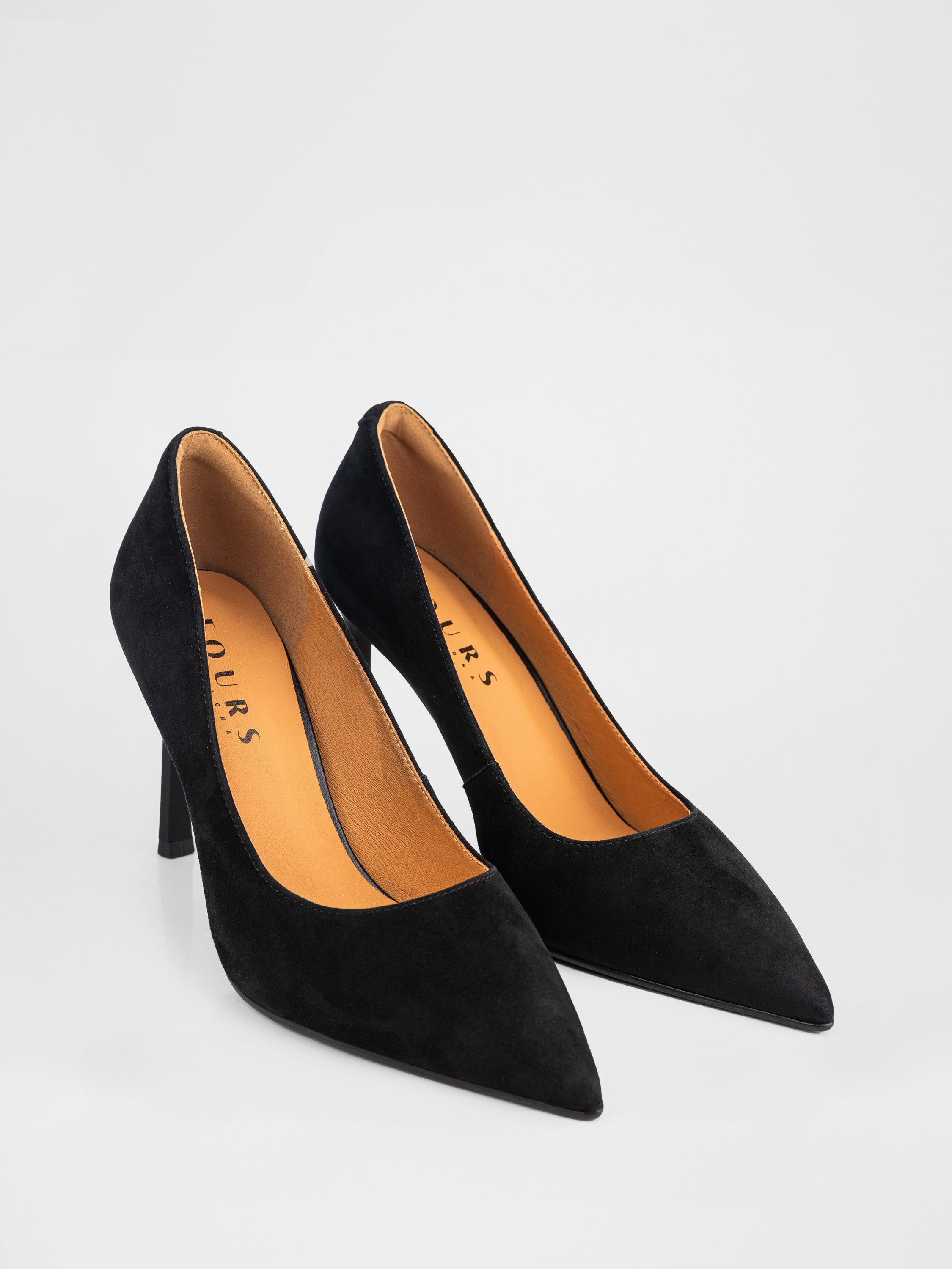 Замшеві туфлі човники у чорному кольорі