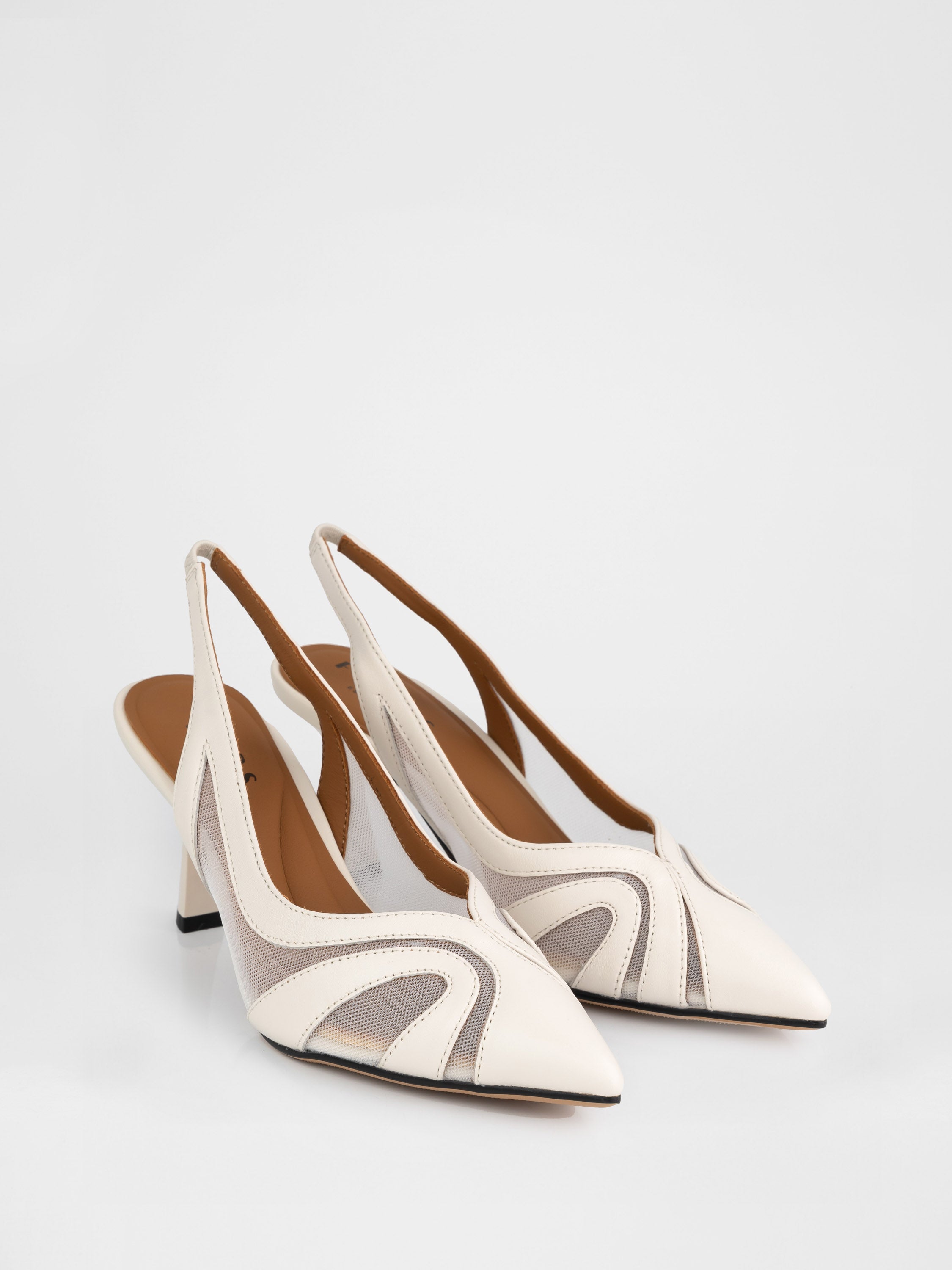 Шкіряні слінгбекі з відкритою п’яткою та прозорими вставками у світлому відтінку