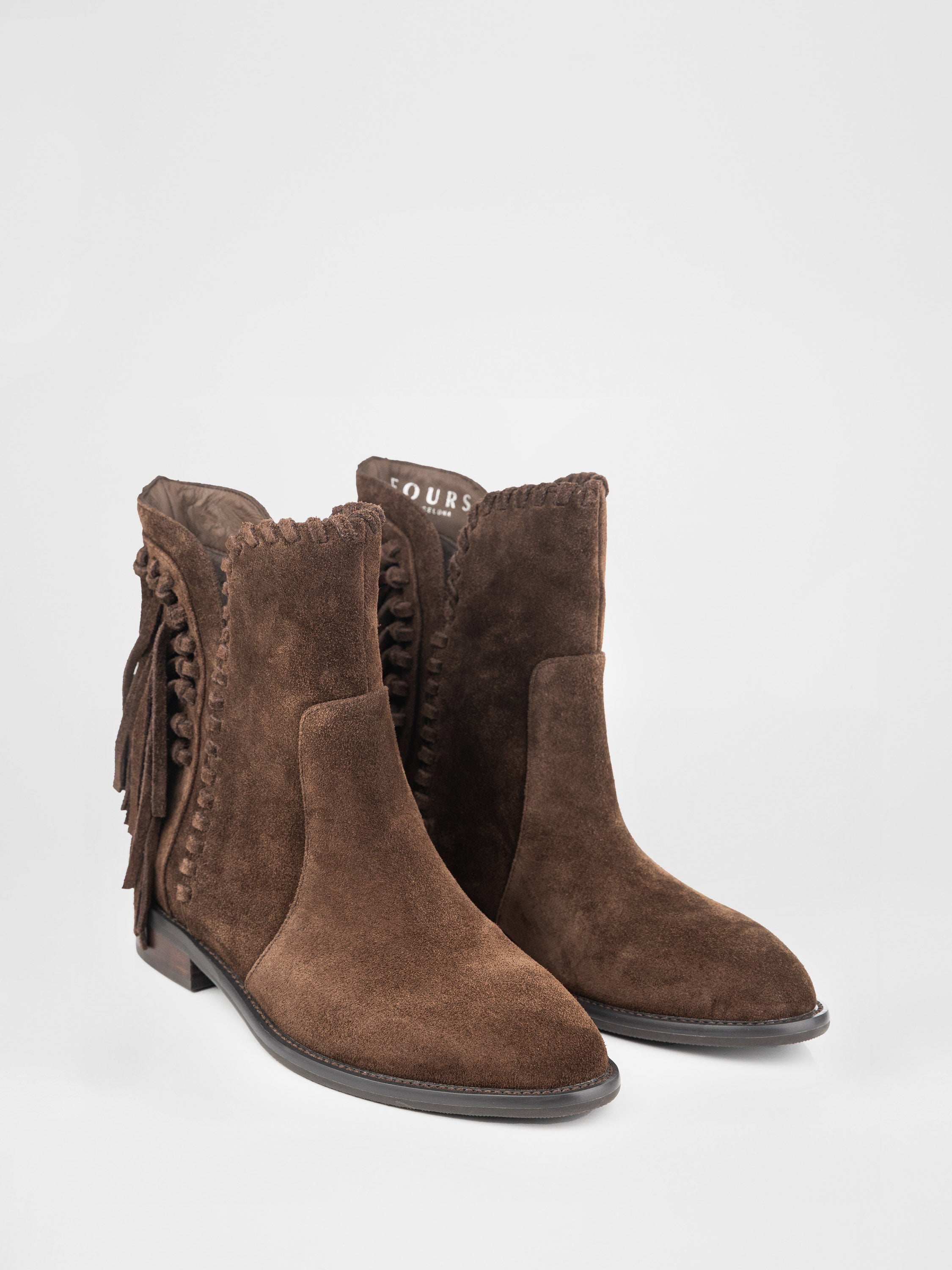 Замшеві ковбойки у шоколадному кольорі