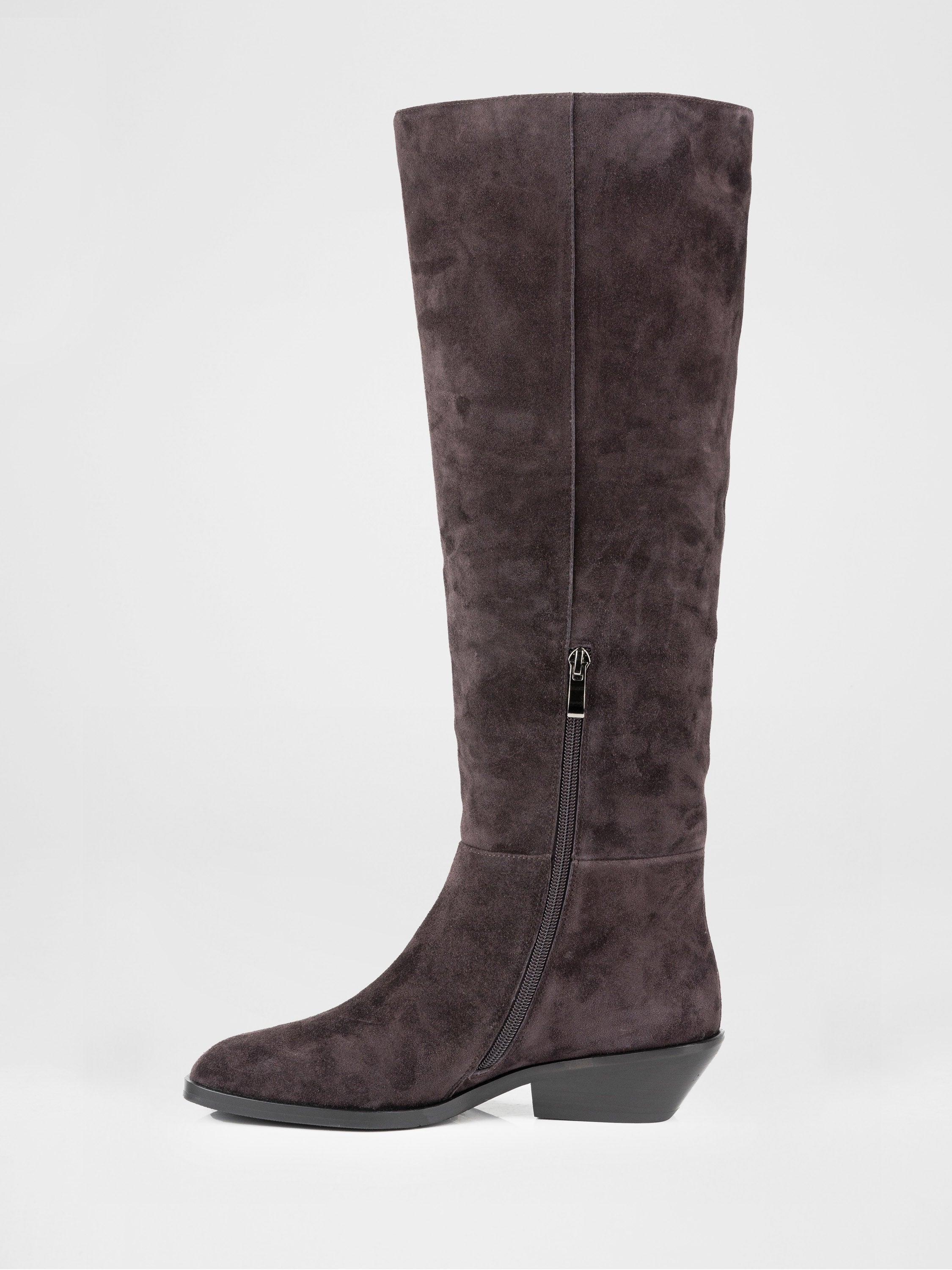 Замшеві чоботи у шоколадному кольорі