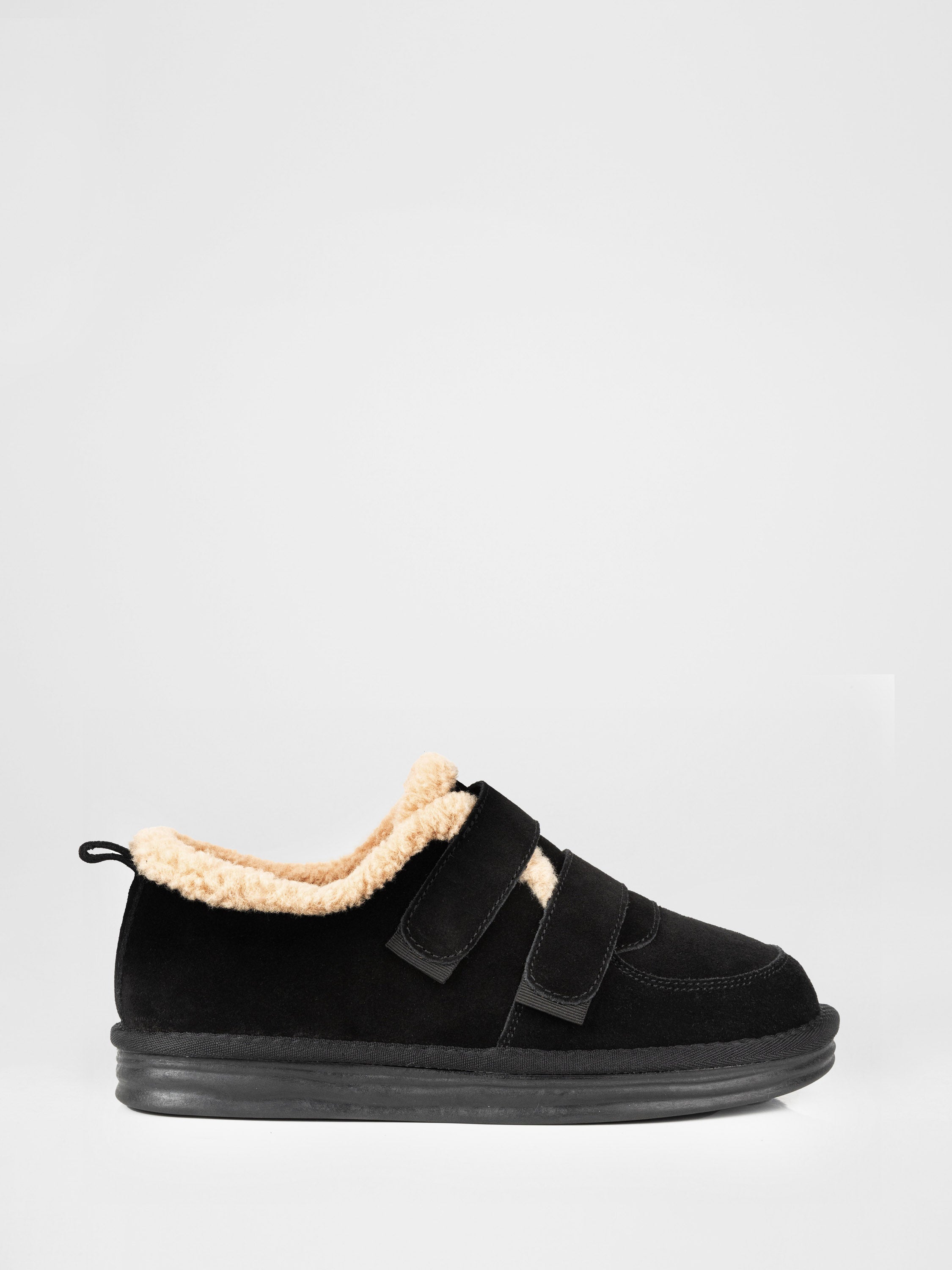 Хутряні лофери на липучках у чорному  кольорі