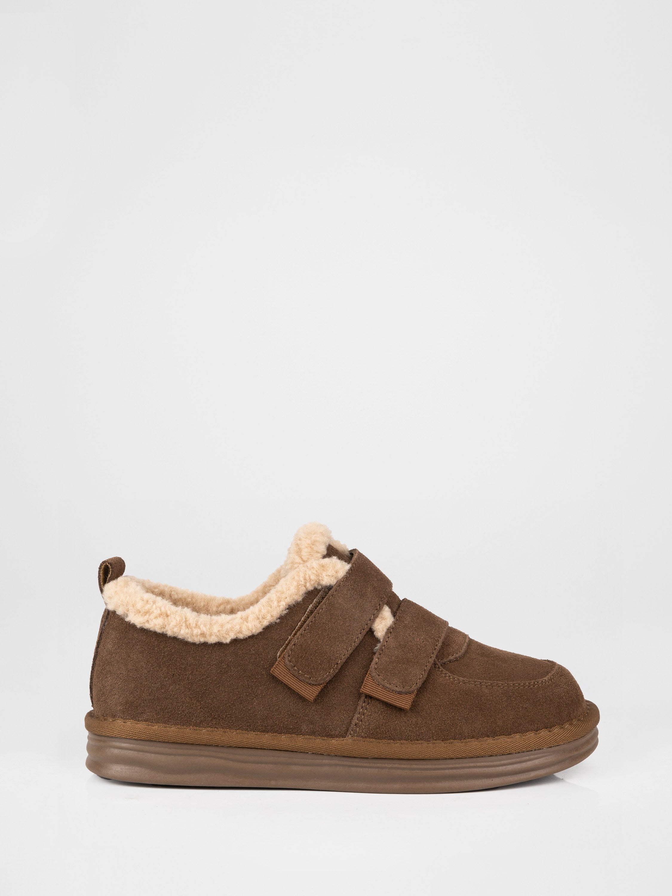 Хутряні лофери на липучках у коричневому кольорі