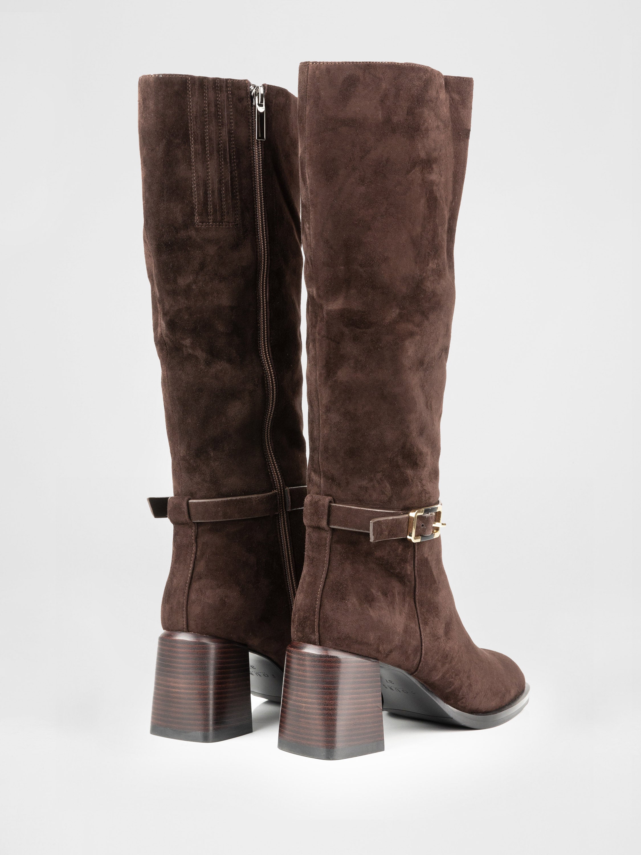 Замшеві чоботи на стійких підборах у шоколадному кольорі