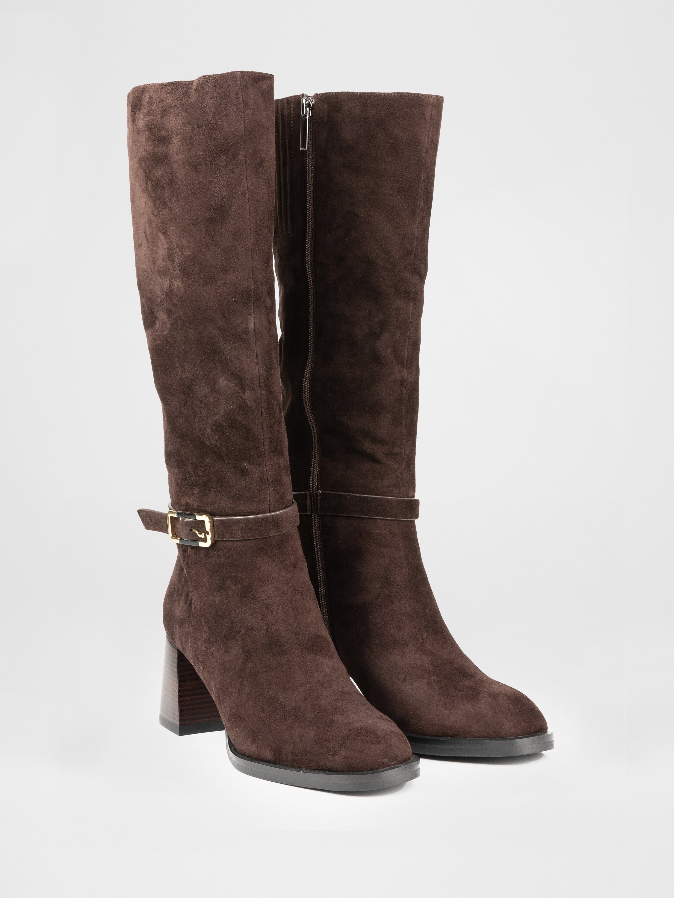 Замшеві чоботи на стійких підборах у шоколадному кольорі