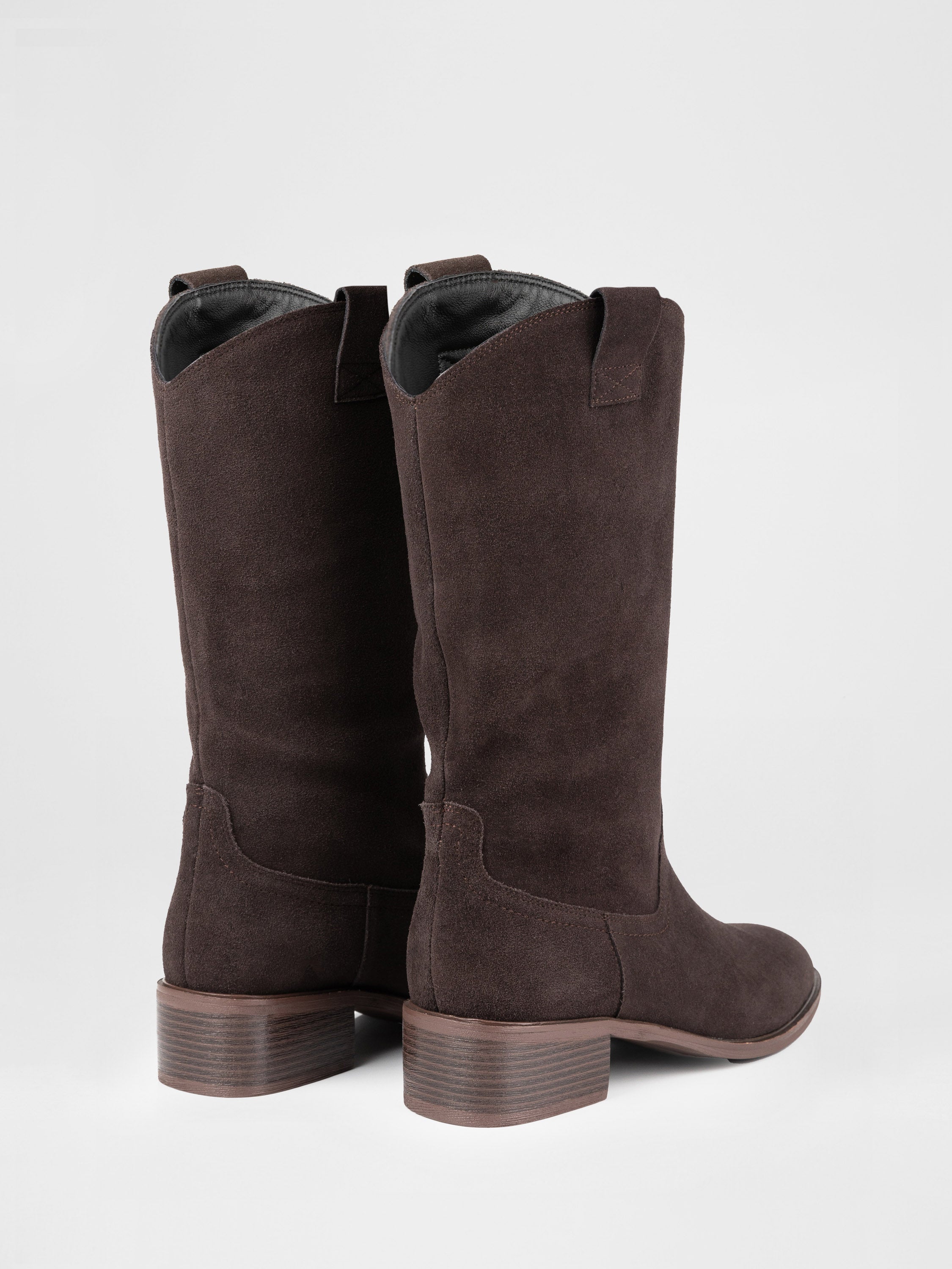 Замшеві ковбойки у шоколадному кольорі