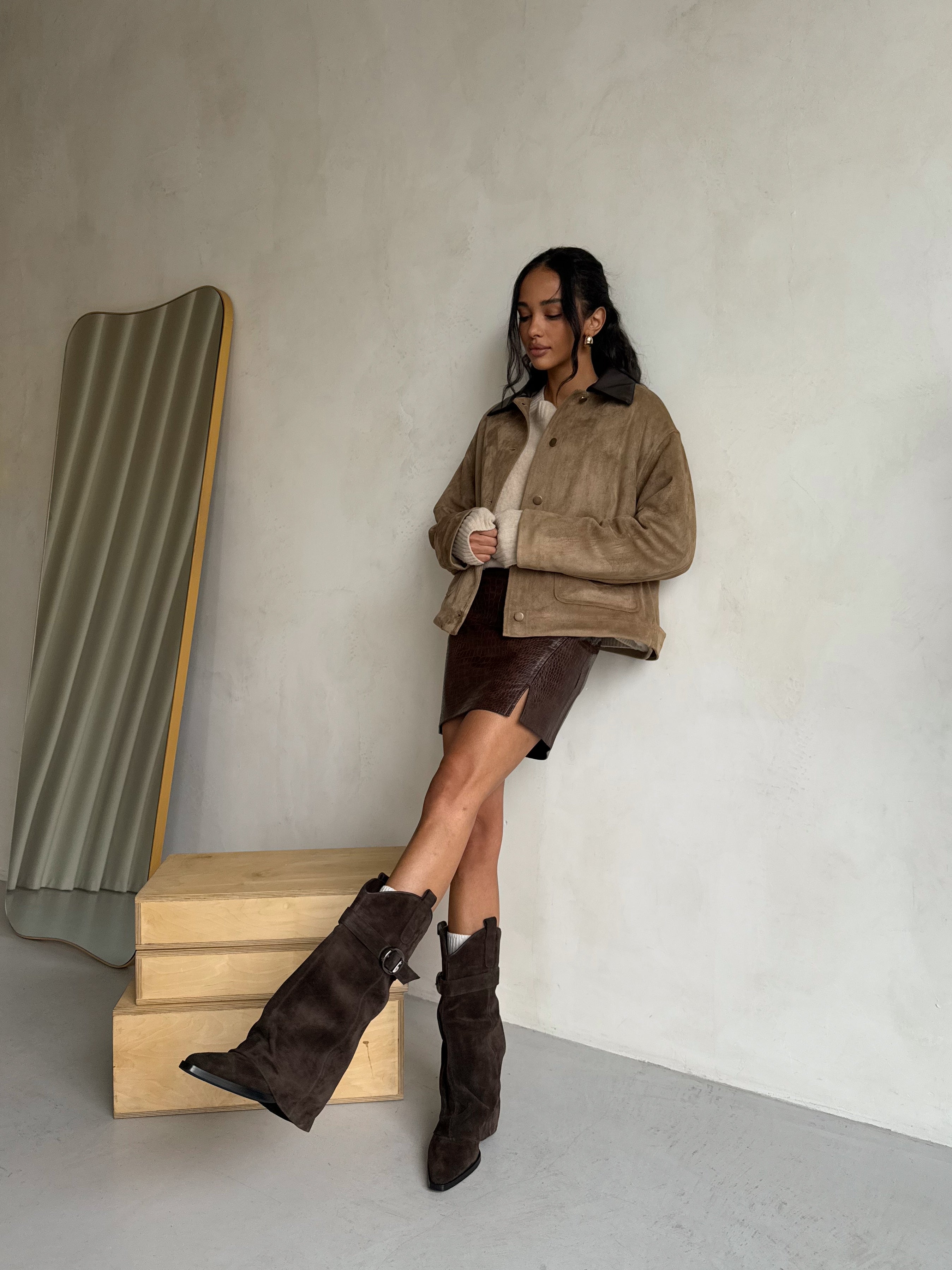 Замшеві ковбойки у шоколадному кольорі