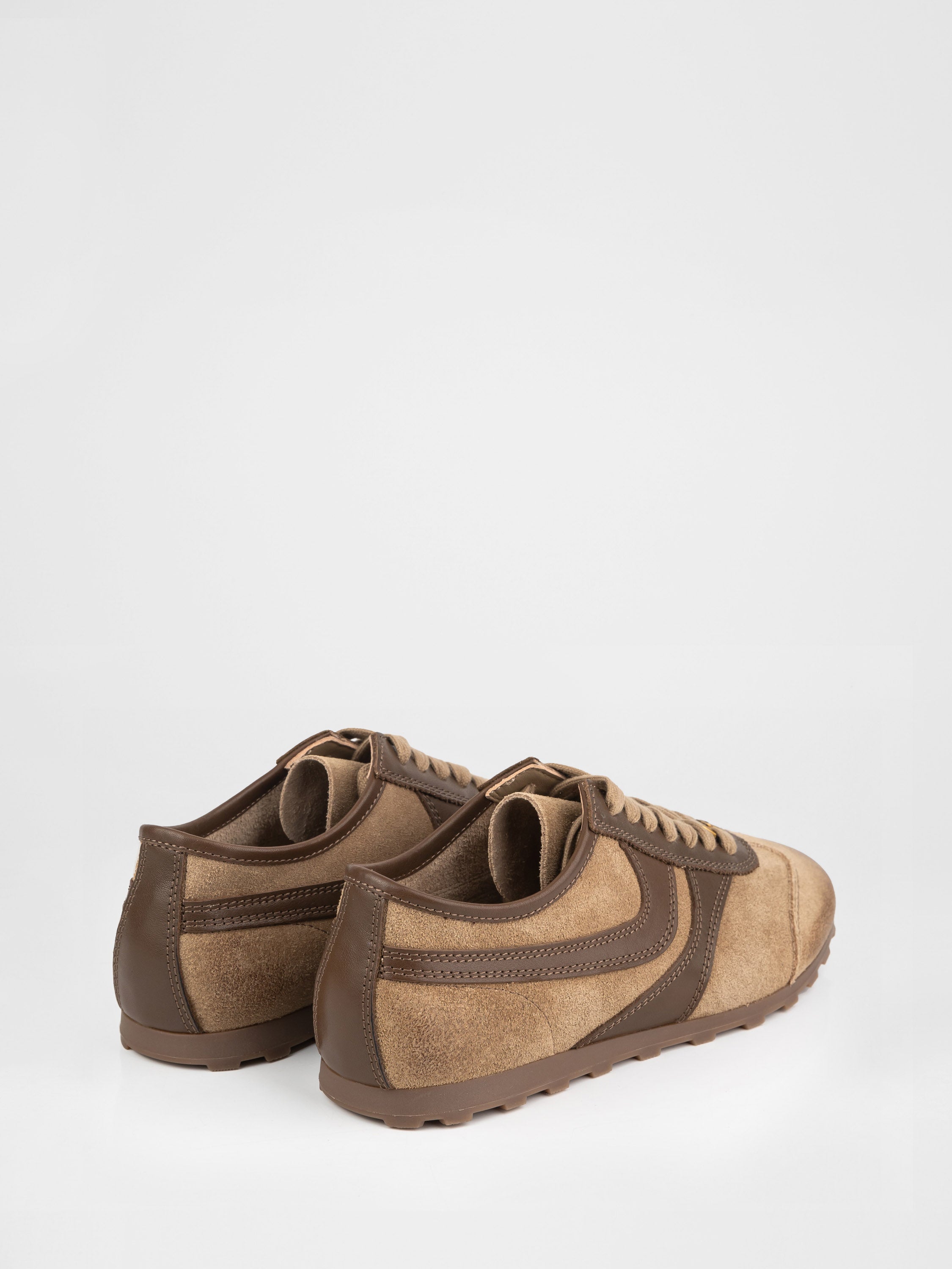 Замшеві кеди у бежевому кольорі