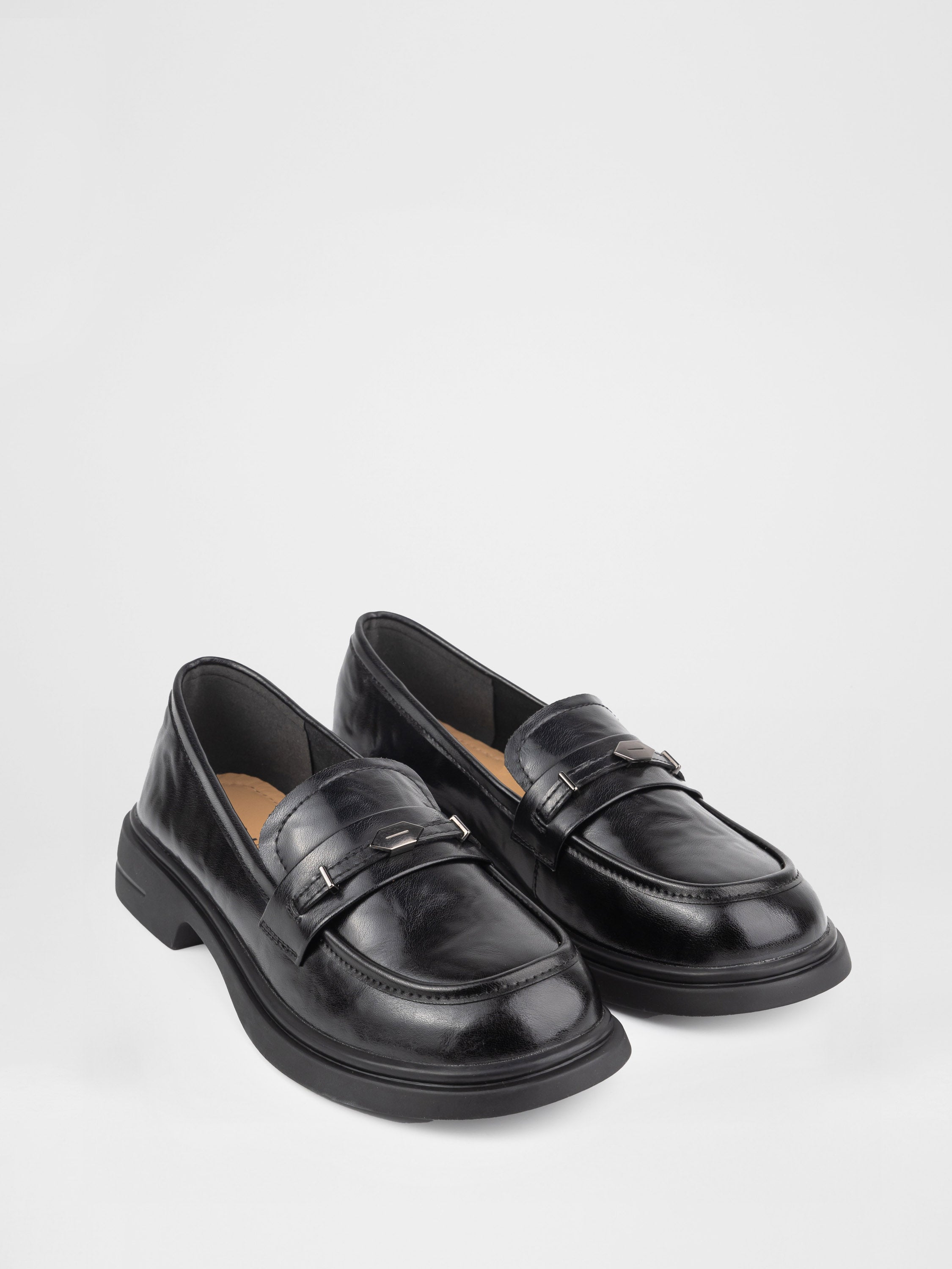 Шкіряні лофери у чорному кольорі