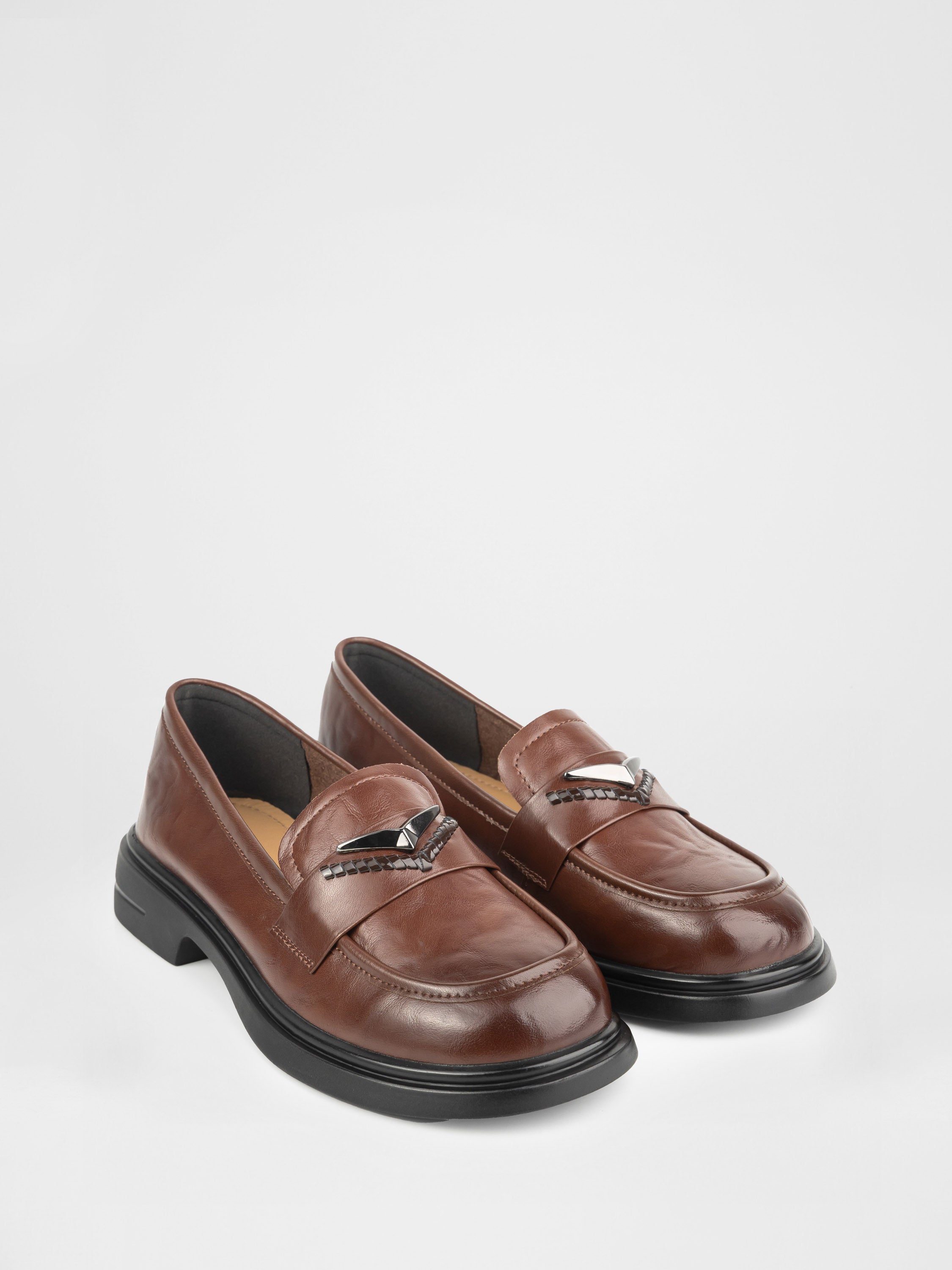 Шкіряні лофери у коричневому кольорі