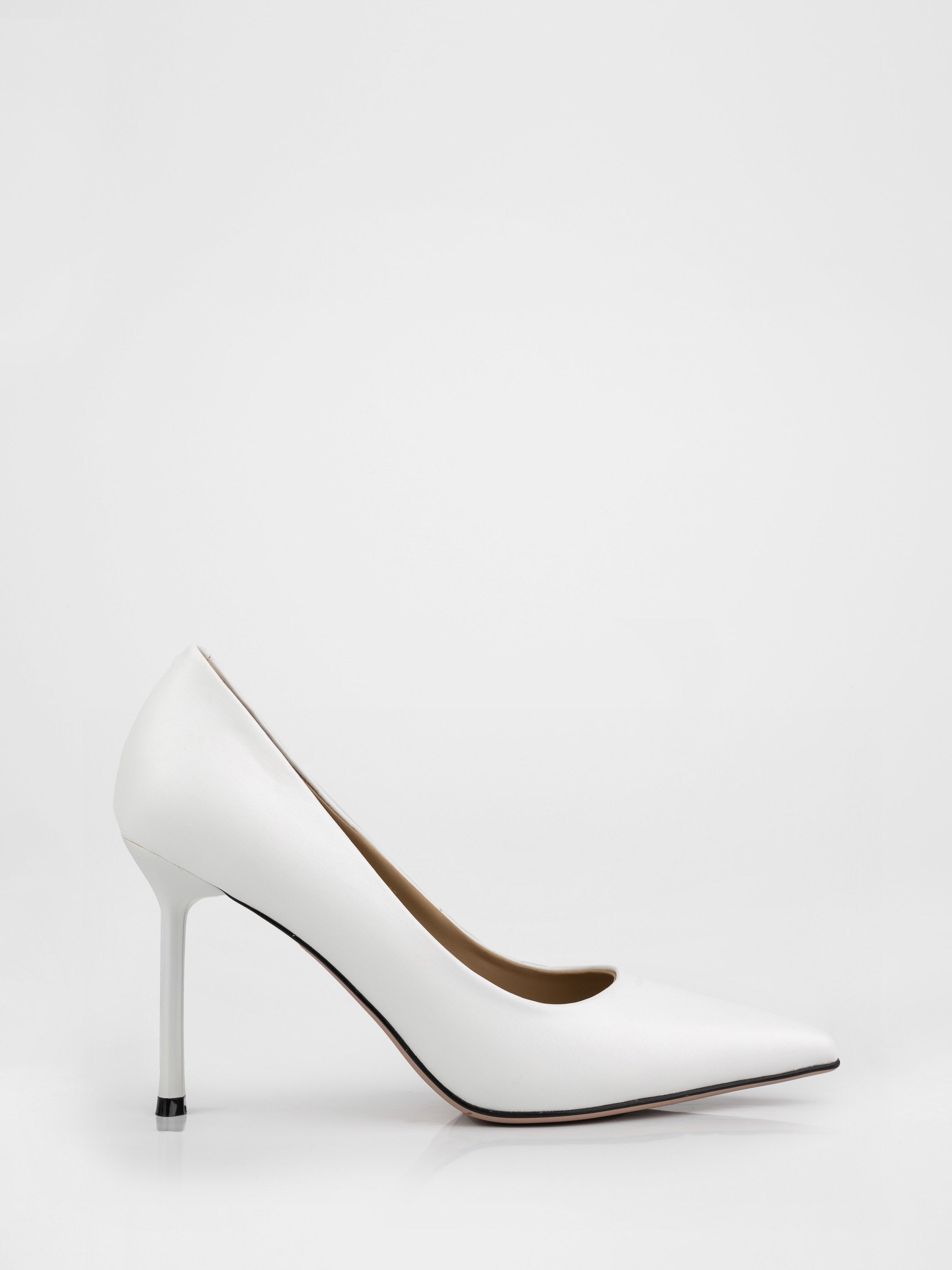 Шкіряні туфлі човники у білому кольорі